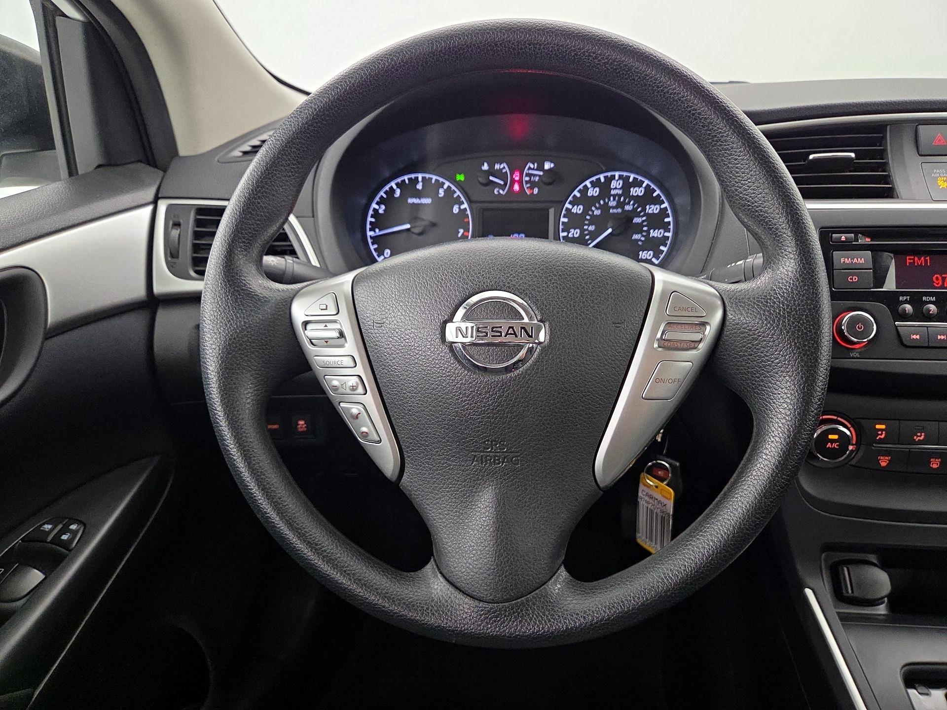 Thumbnail: 2016 Nissan Sentra - 10
