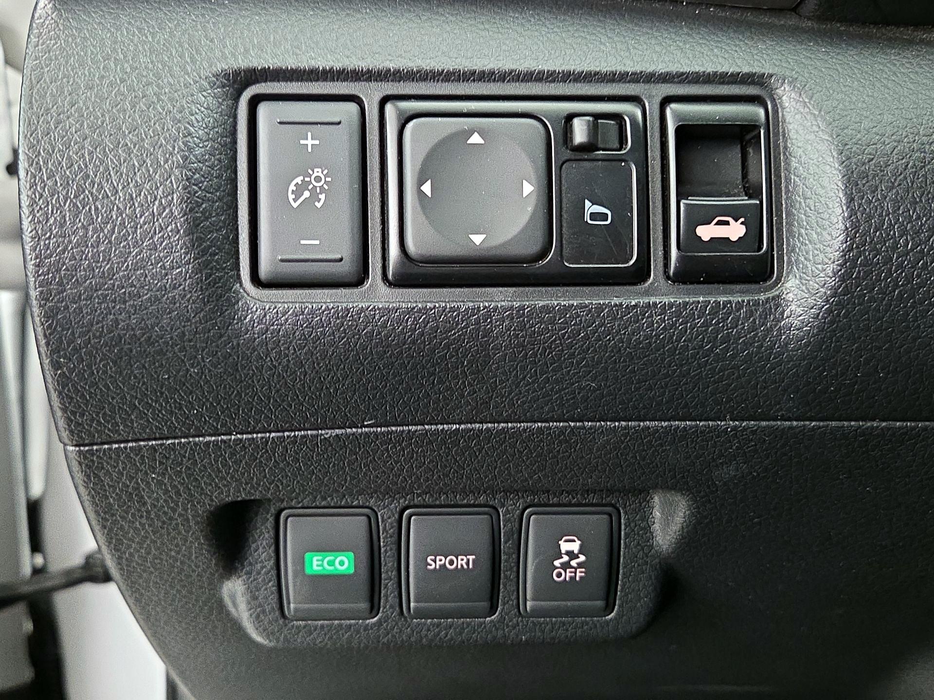 Thumbnail: 2016 Nissan Sentra - 13