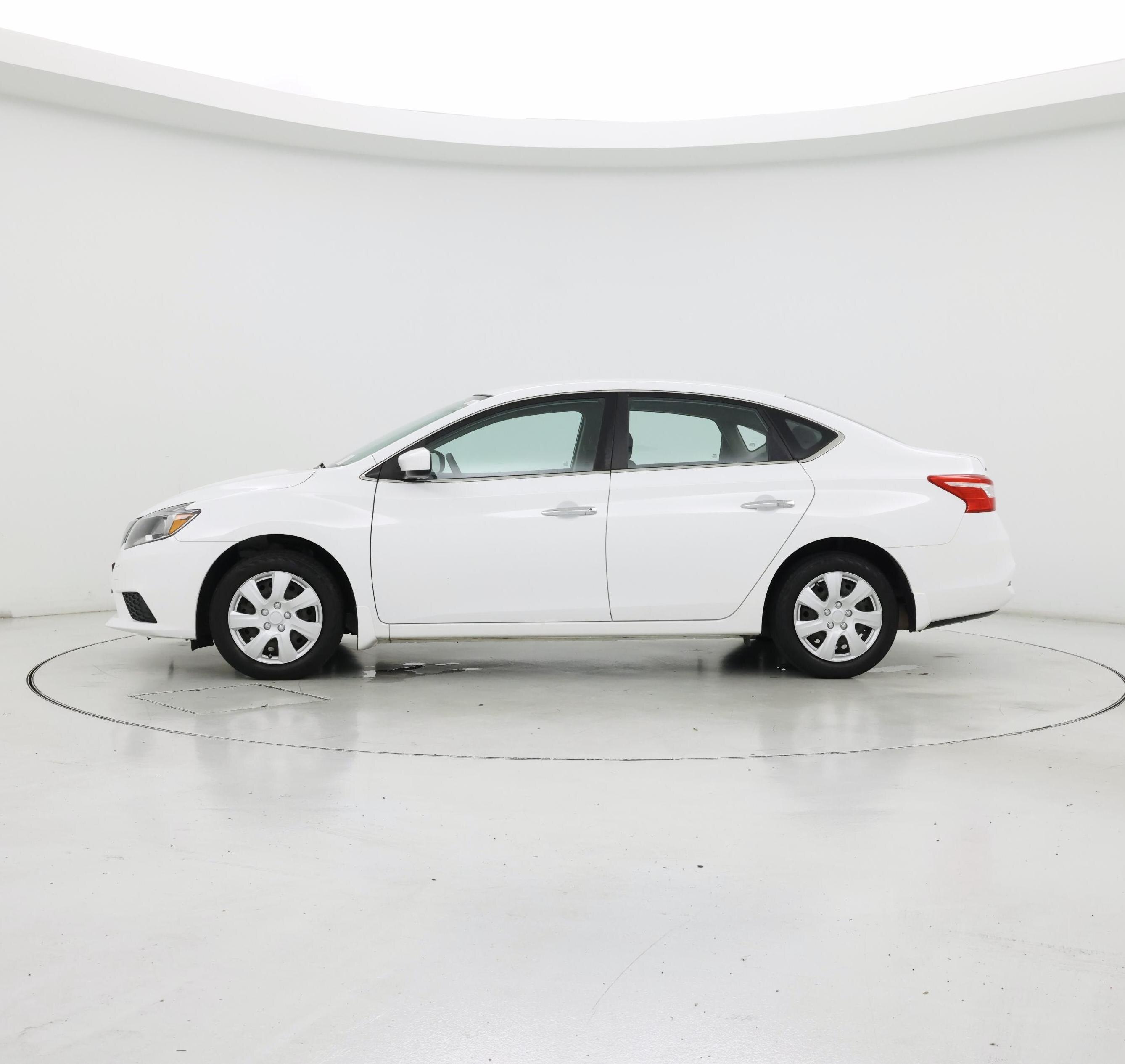 Thumbnail: 2016 Nissan Sentra - 3