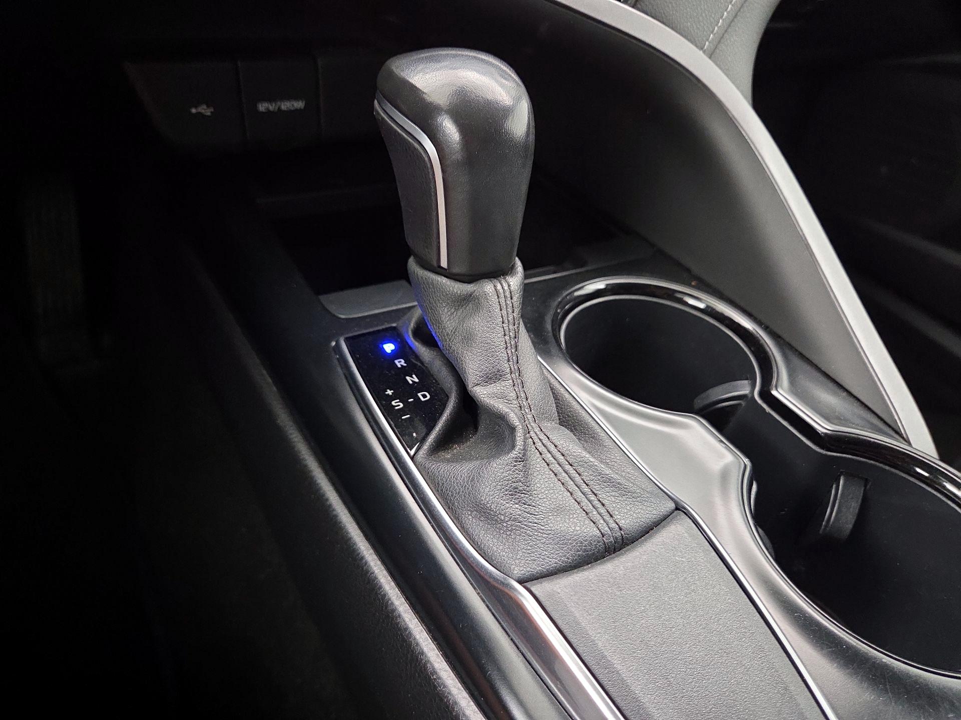 Thumbnail: 2020 Toyota Camry - 17