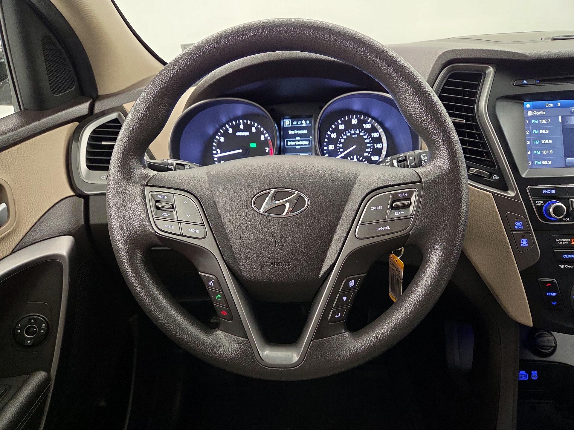 Thumbnail: 2017 Hyundai Santa Fe - 10