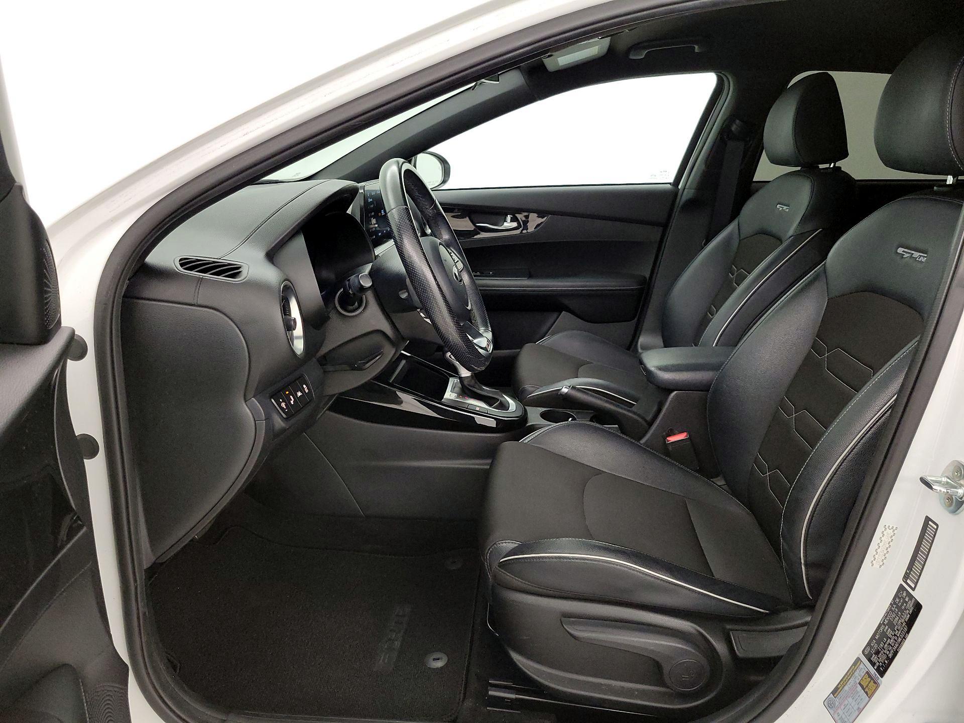 Thumbnail: 2021 Kia Forte - 11