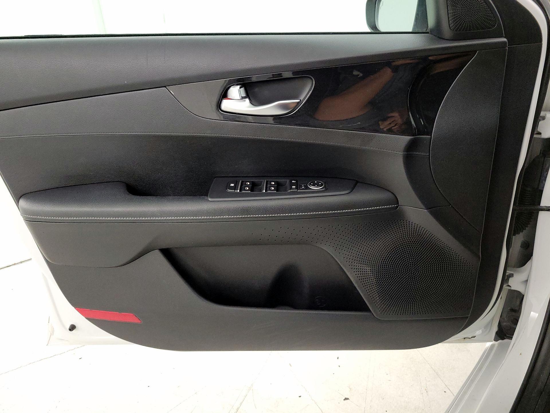 Thumbnail: 2021 Kia Forte - 12