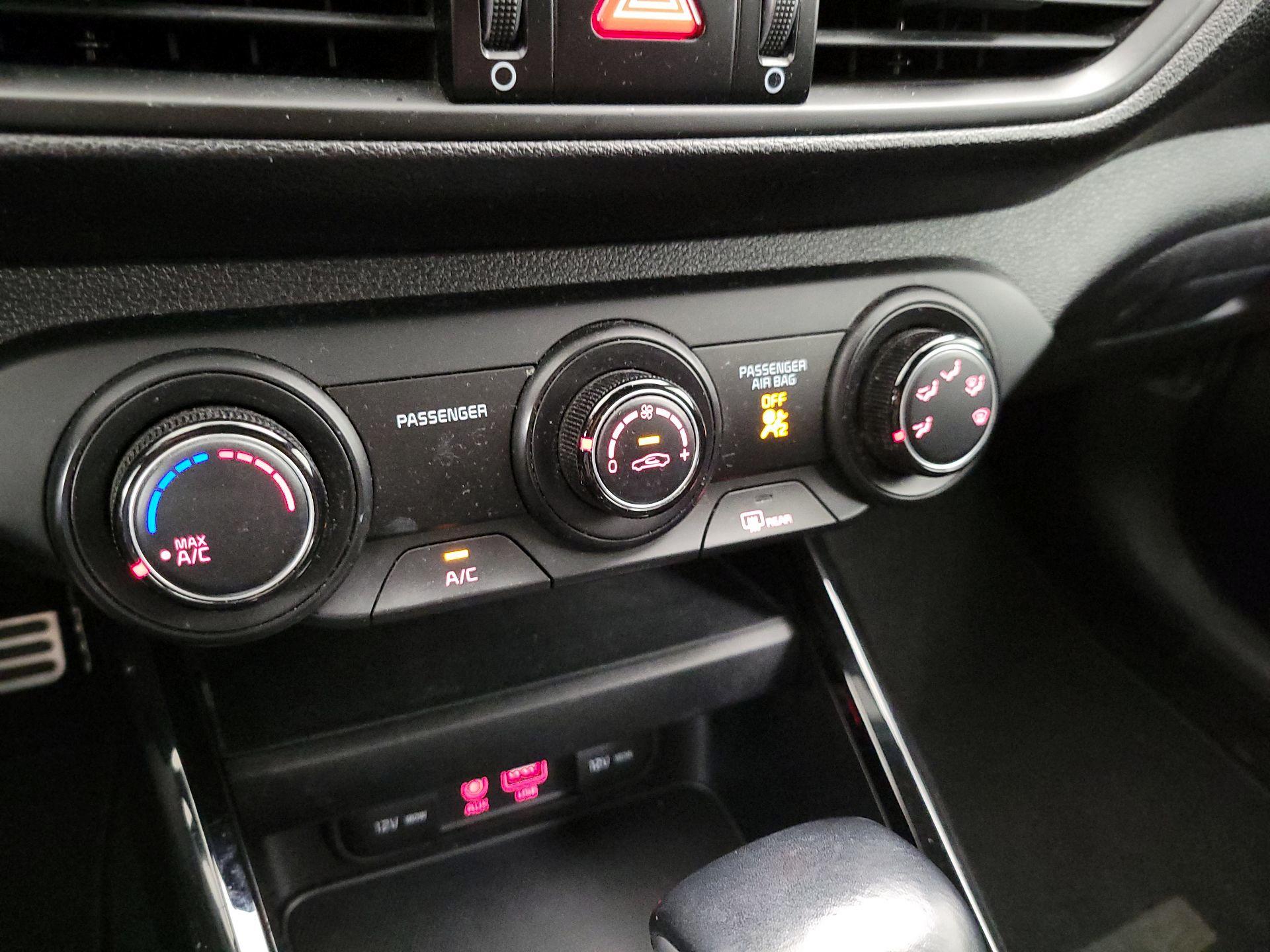 Thumbnail: 2021 Kia Forte - 16