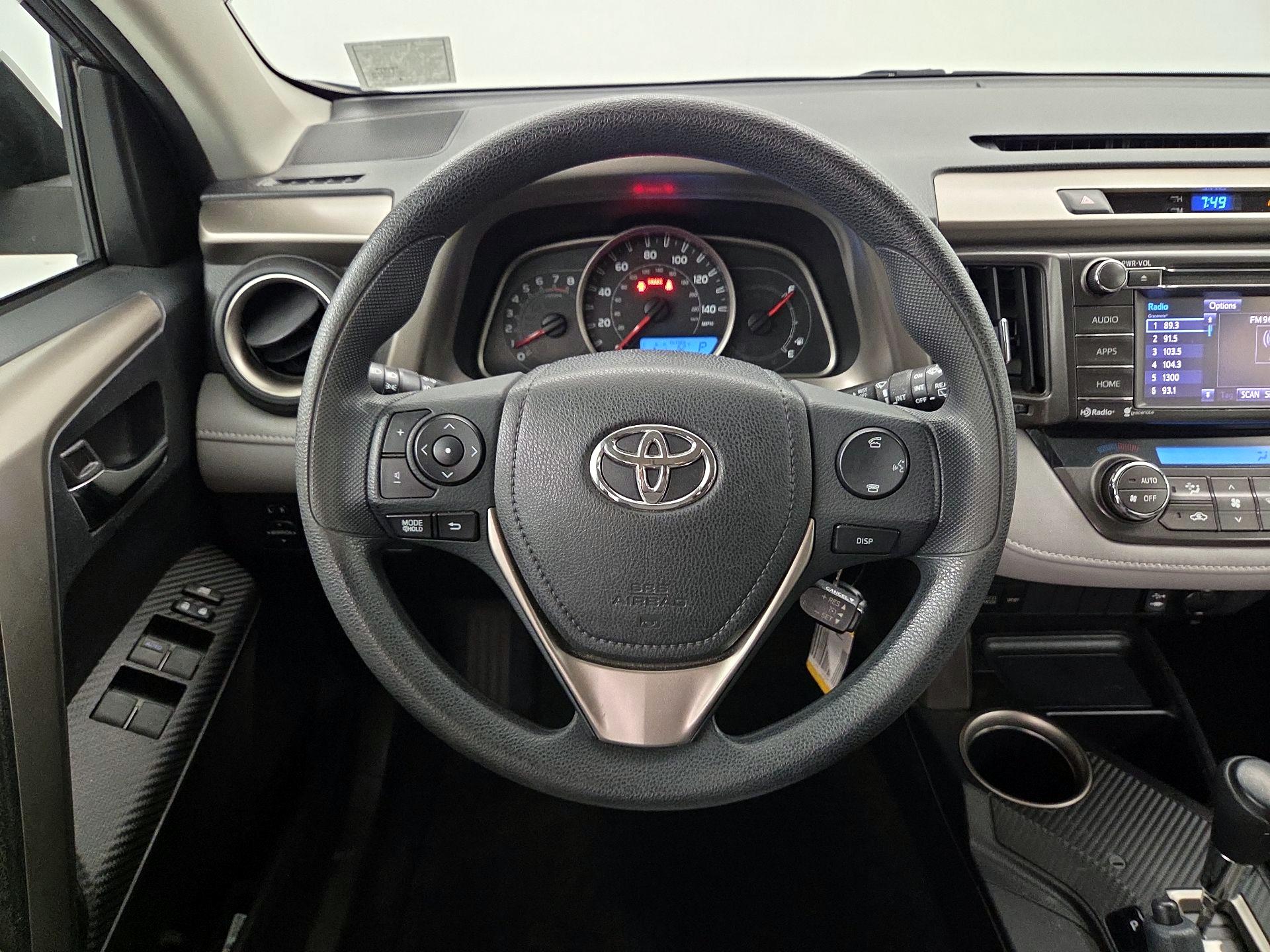Thumbnail: 2014 Toyota RAV4 - 10