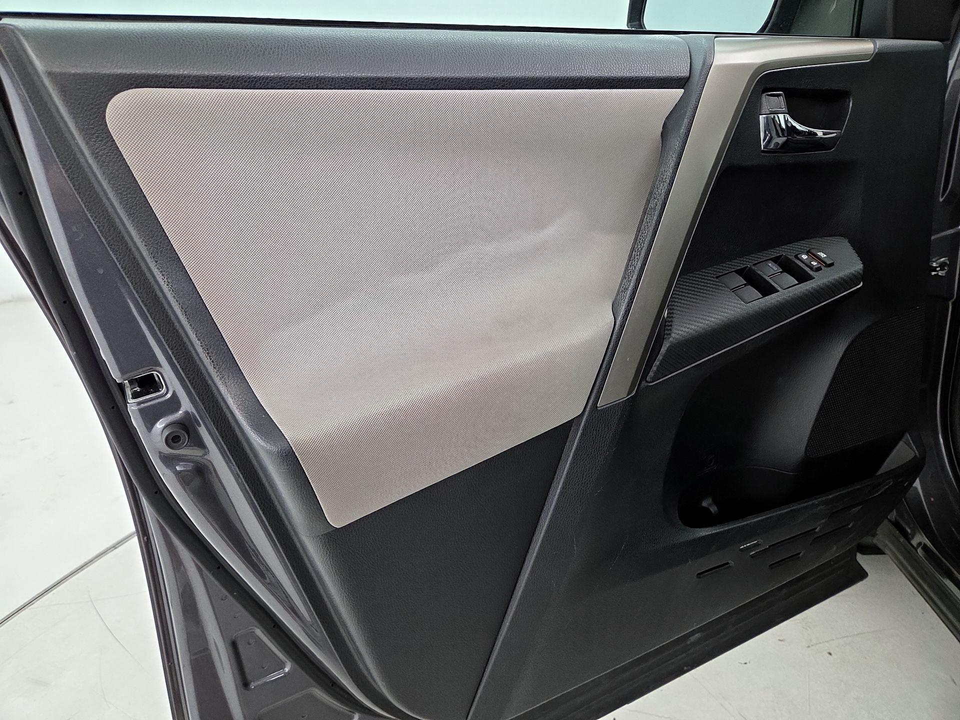 Thumbnail: 2014 Toyota RAV4 - 12