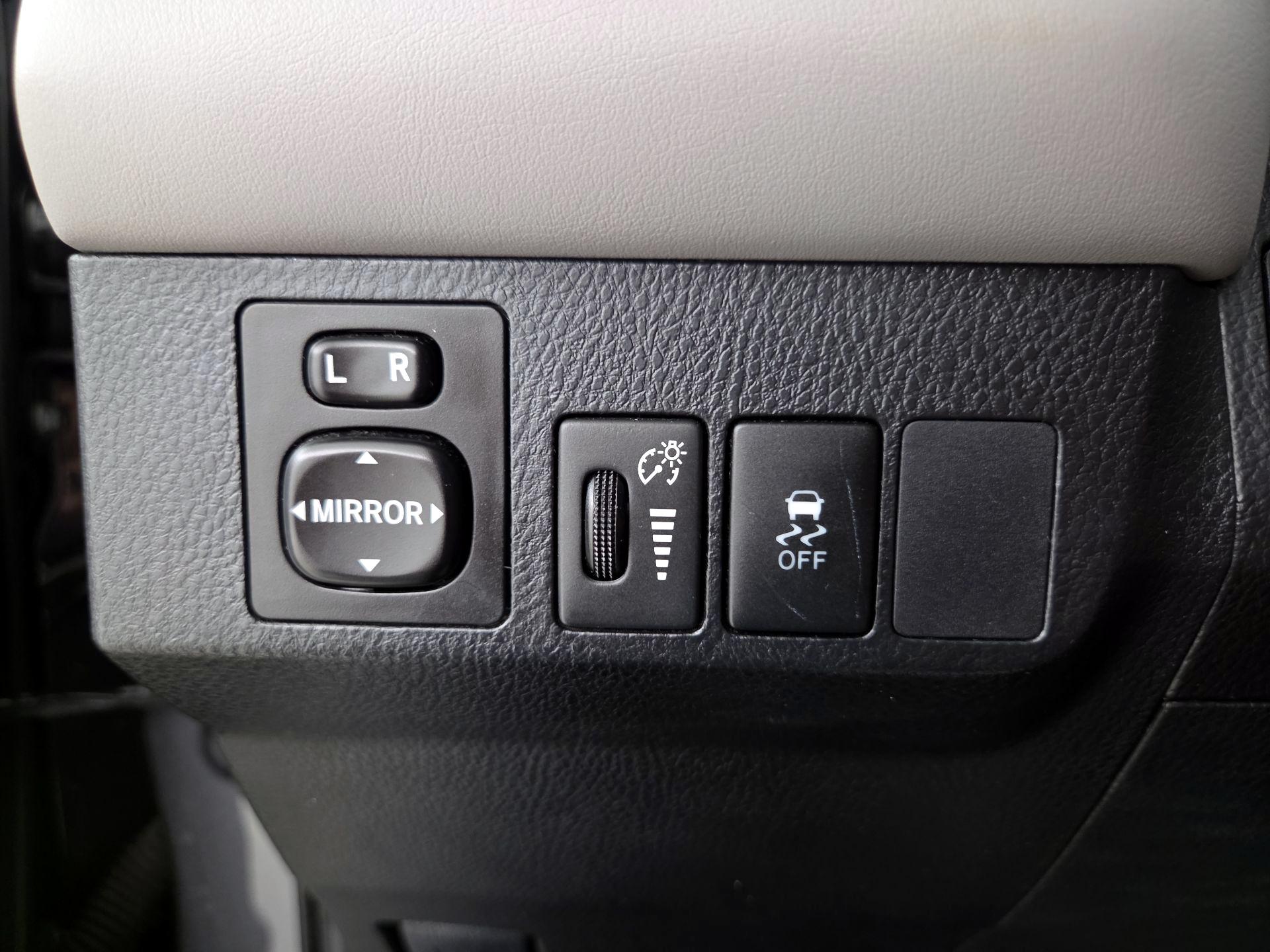 Thumbnail: 2014 Toyota RAV4 - 13