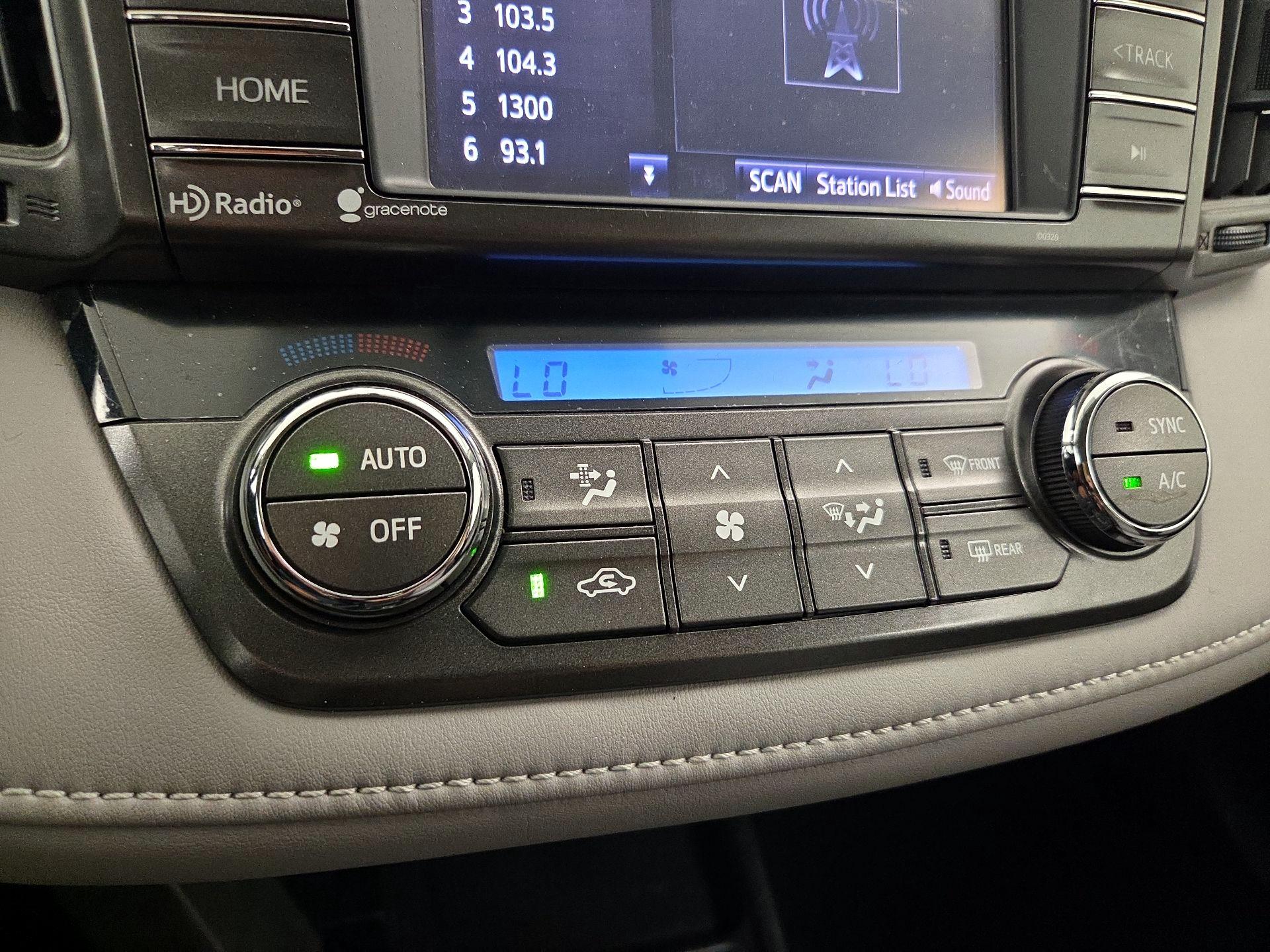 Thumbnail: 2014 Toyota RAV4 - 16