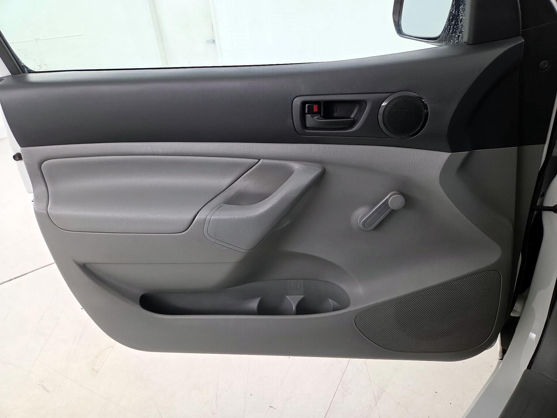 Thumbnail: 2014 Toyota Tacoma - 12