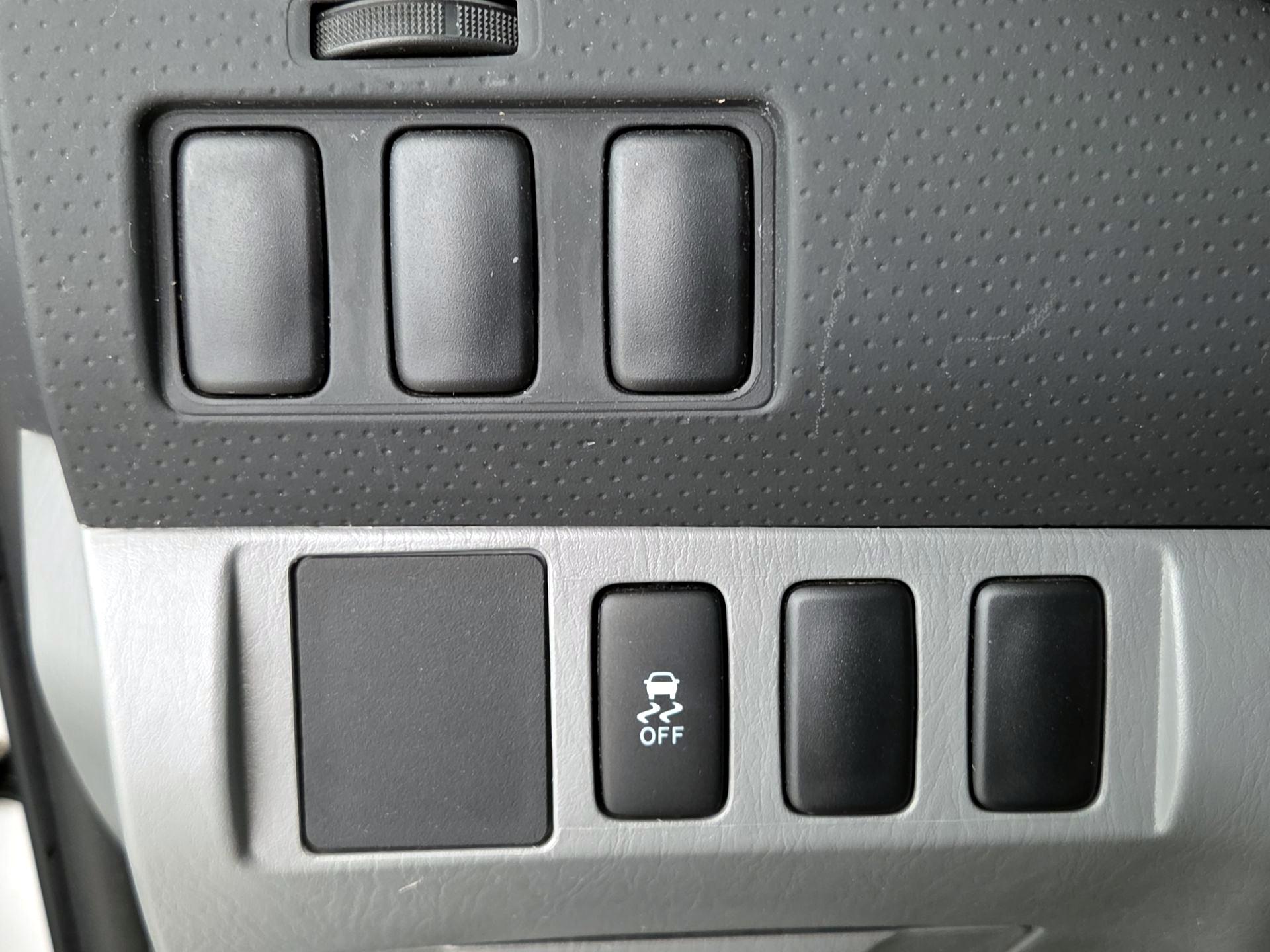 Thumbnail: 2014 Toyota Tacoma - 13