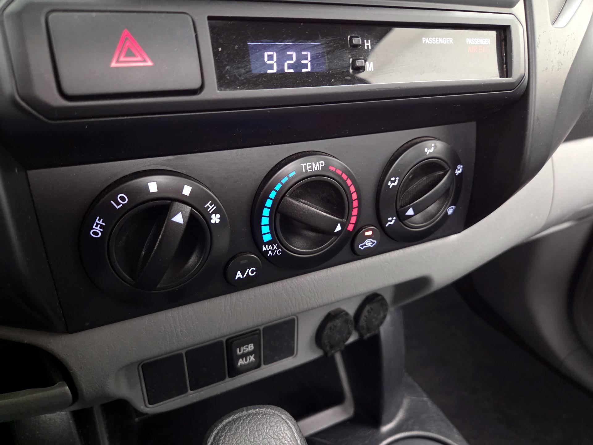 Thumbnail: 2014 Toyota Tacoma - 15