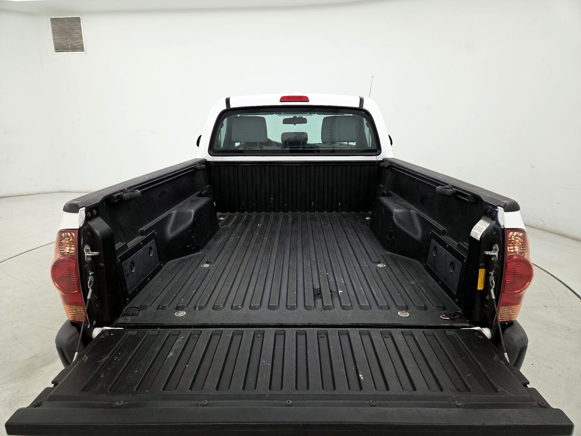 Thumbnail: 2014 Toyota Tacoma - 18