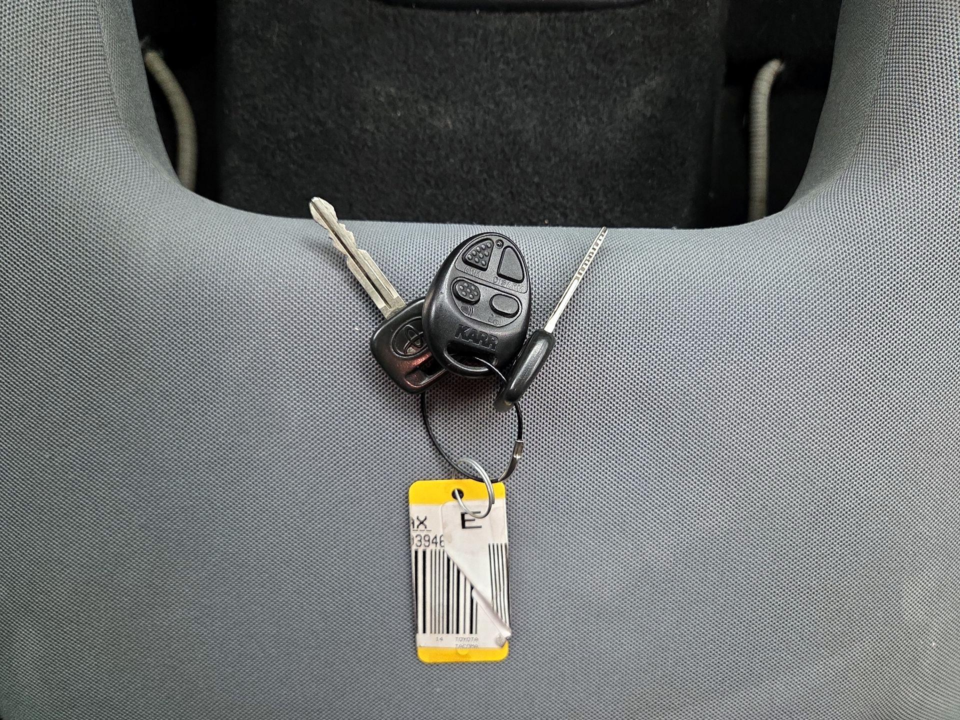 Thumbnail: 2014 Toyota Tacoma - 20