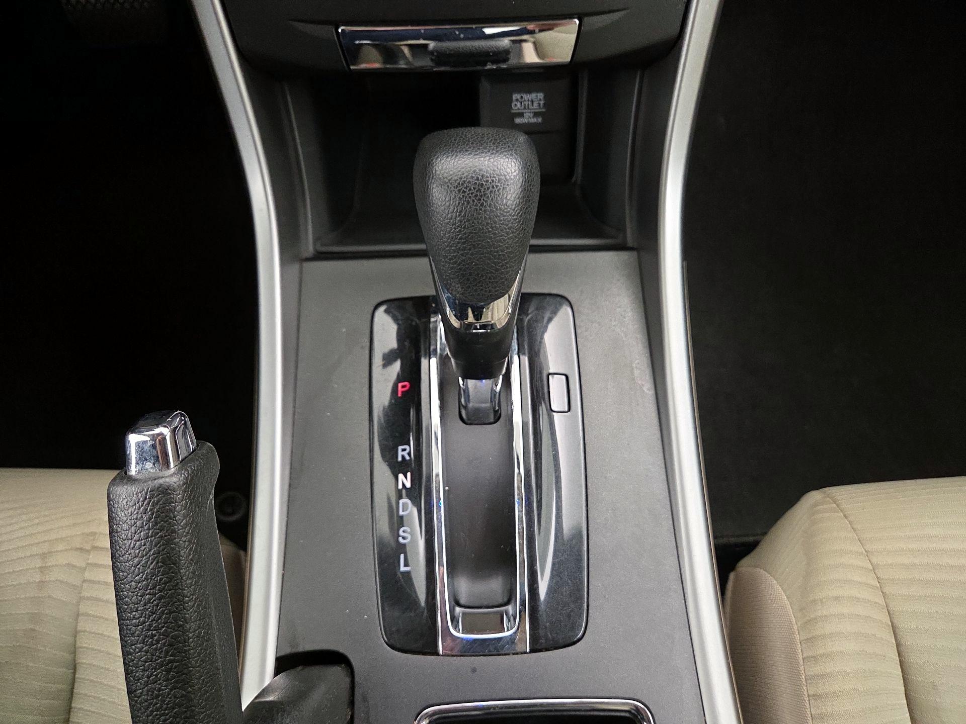 Thumbnail: 2015 Honda Accord - 17