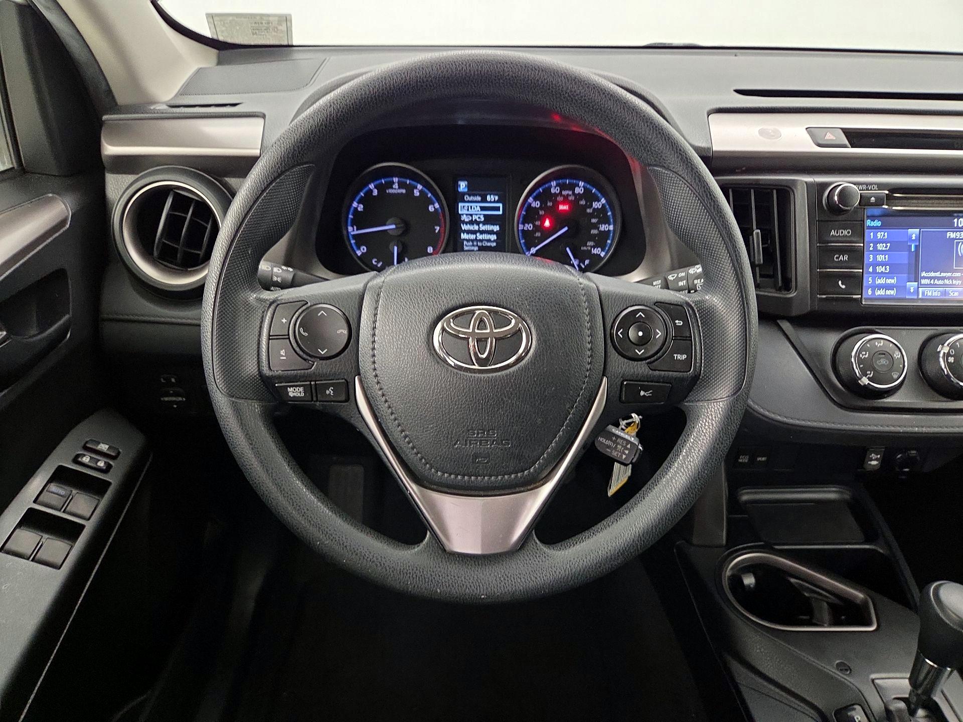Thumbnail: 2017 Toyota RAV4 - 10
