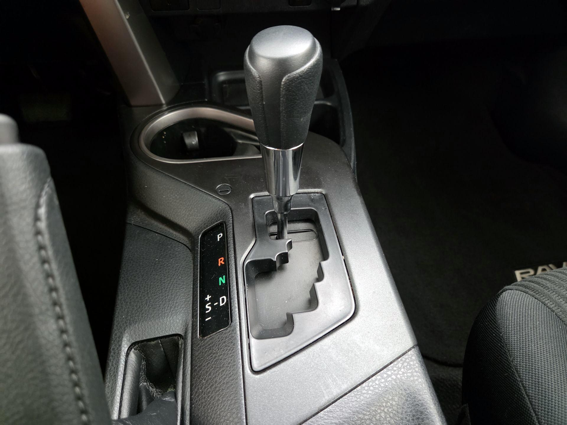 Thumbnail: 2017 Toyota RAV4 - 17