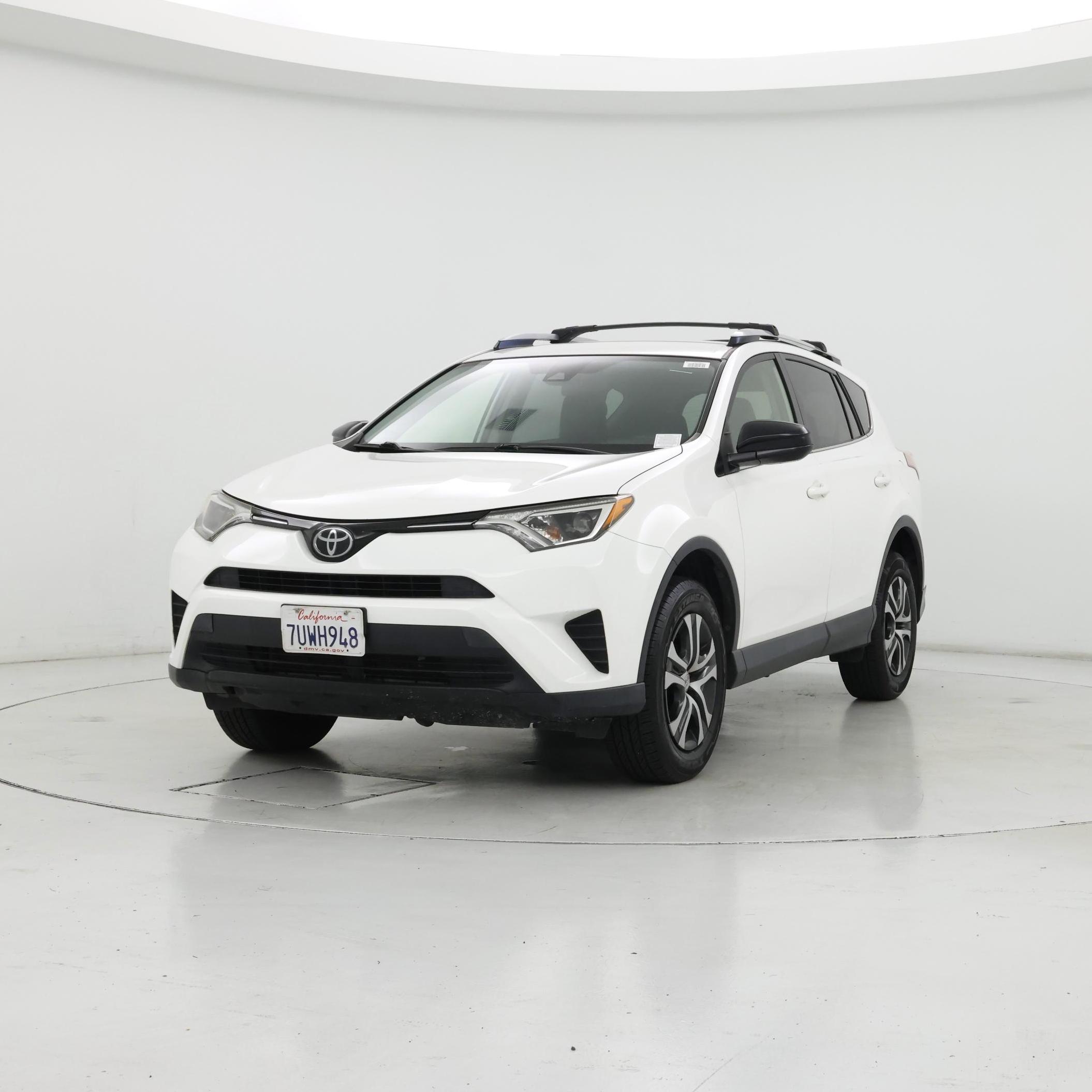 Thumbnail: 2017 Toyota RAV4 - 4