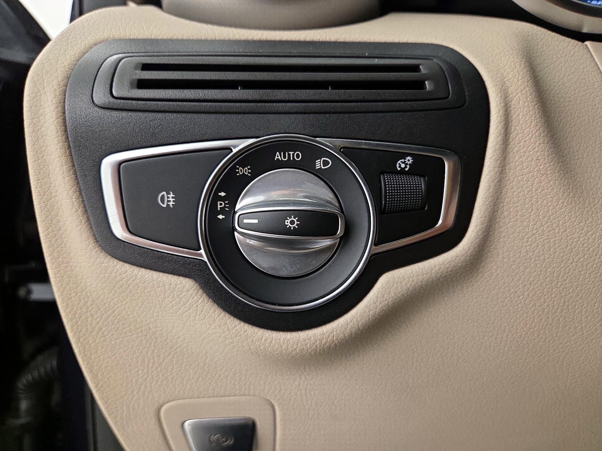 Thumbnail: 2020 Mercedes-Benz GLC - 13