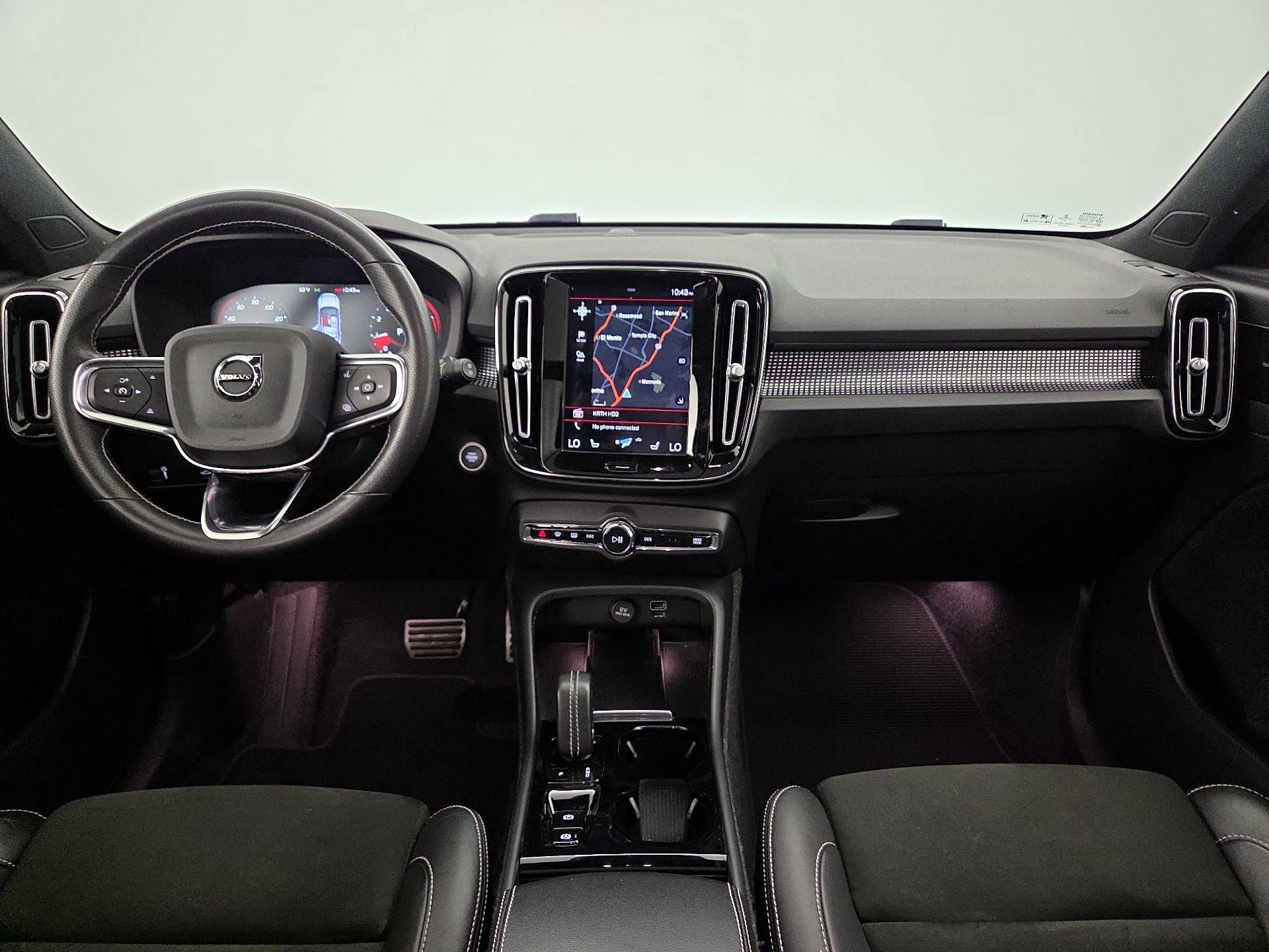 Thumbnail: 2021 Volvo XC40 - 9
