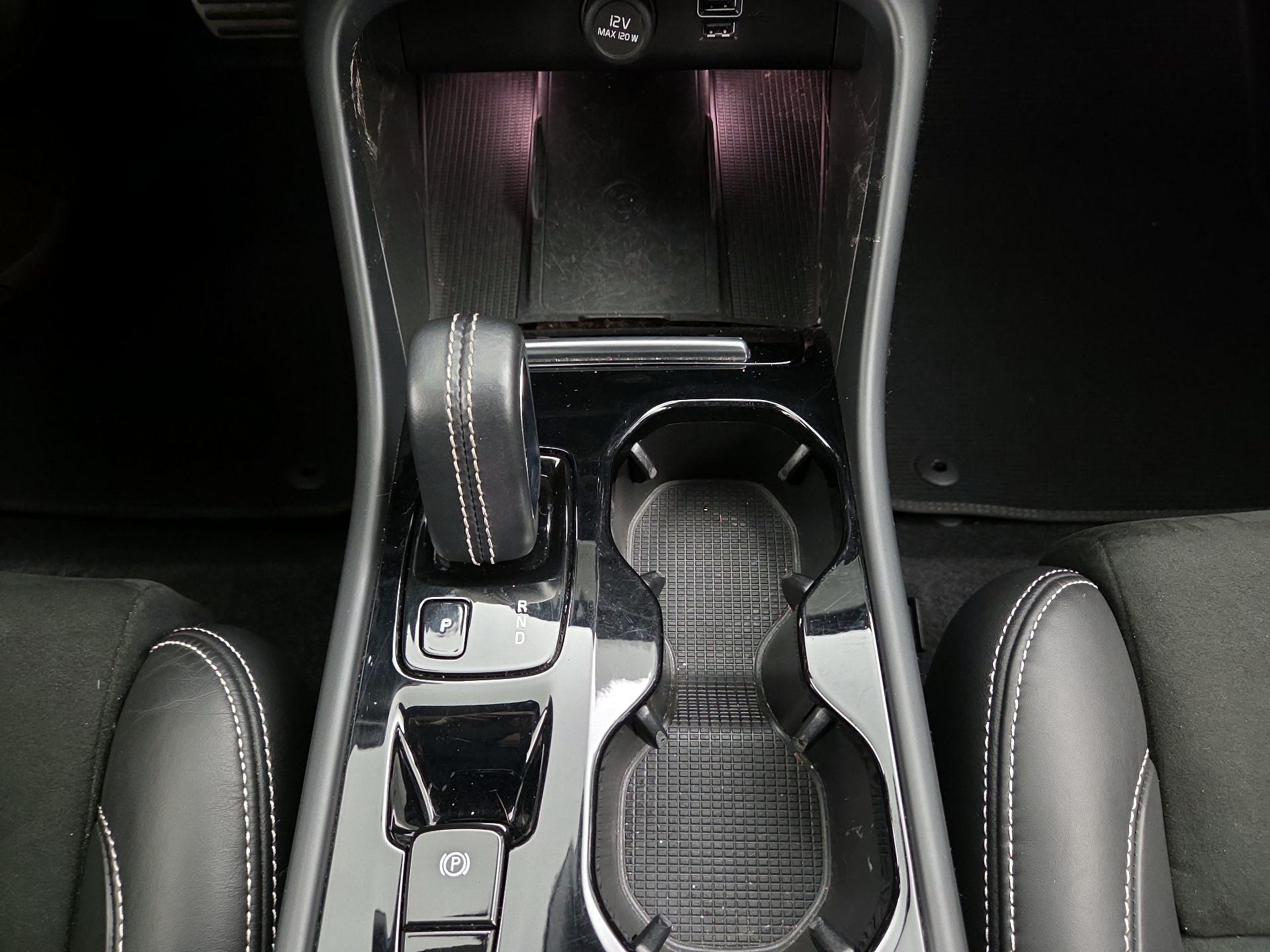 Thumbnail: 2021 Volvo XC40 - 18