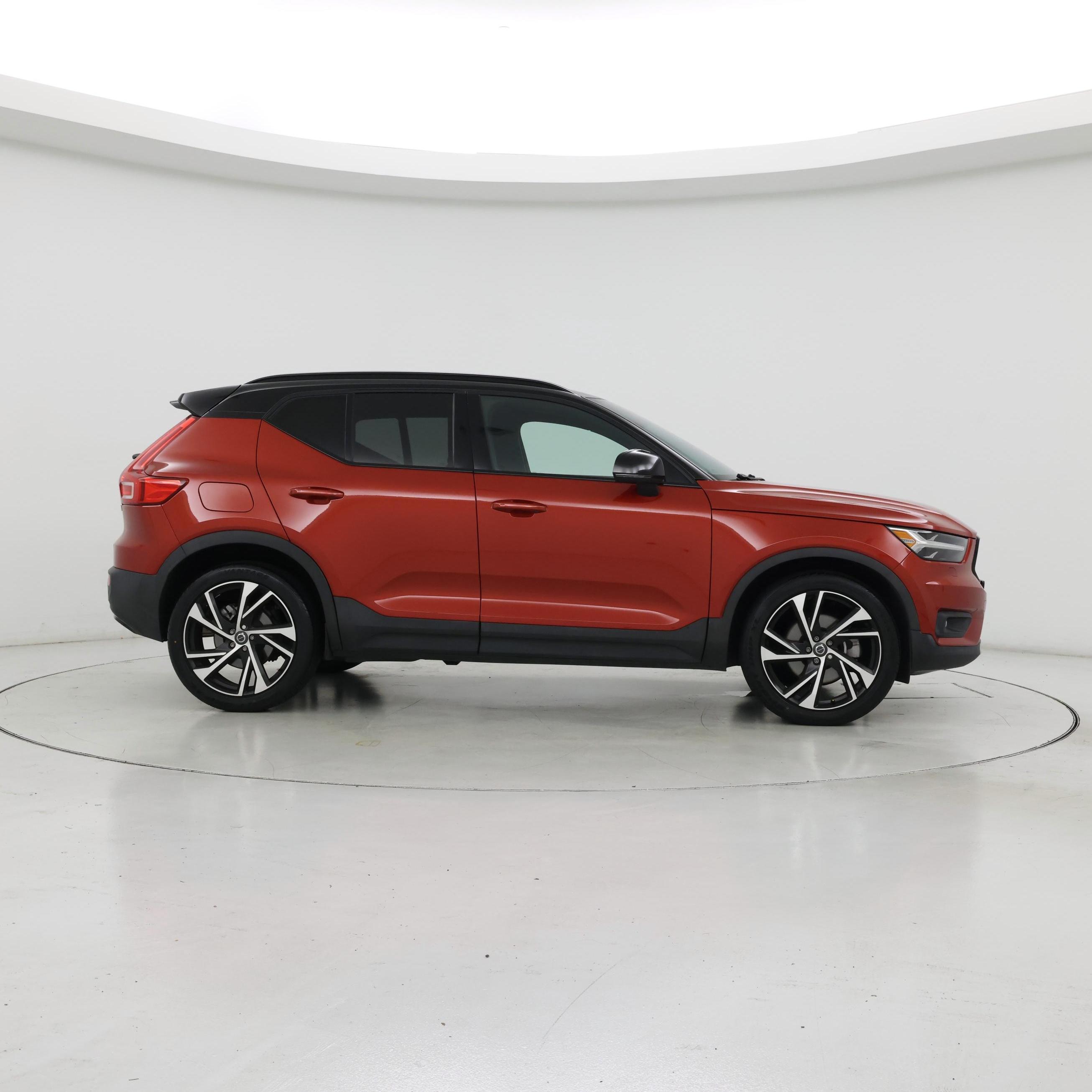 Thumbnail: 2021 Volvo XC40 - 7