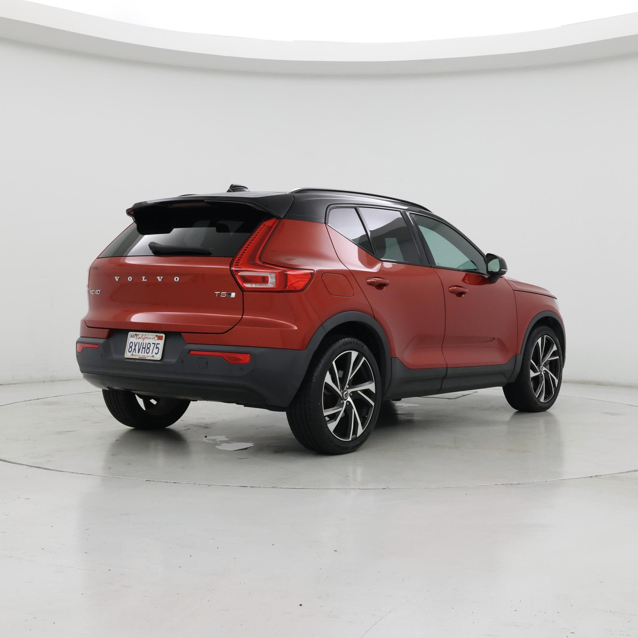 Thumbnail: 2021 Volvo XC40 - 8
