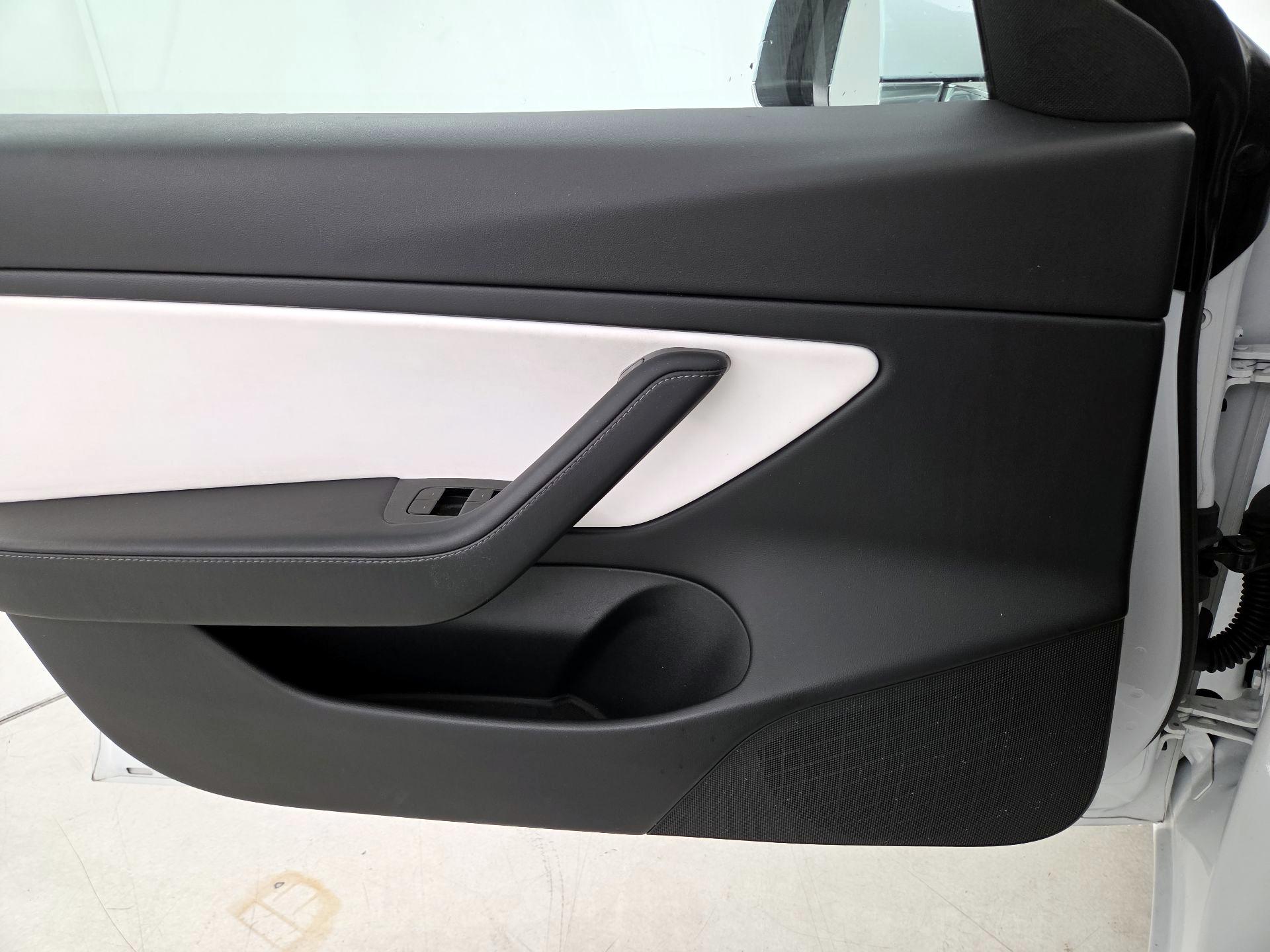 Thumbnail: 2020 Tesla Model 3 - 12