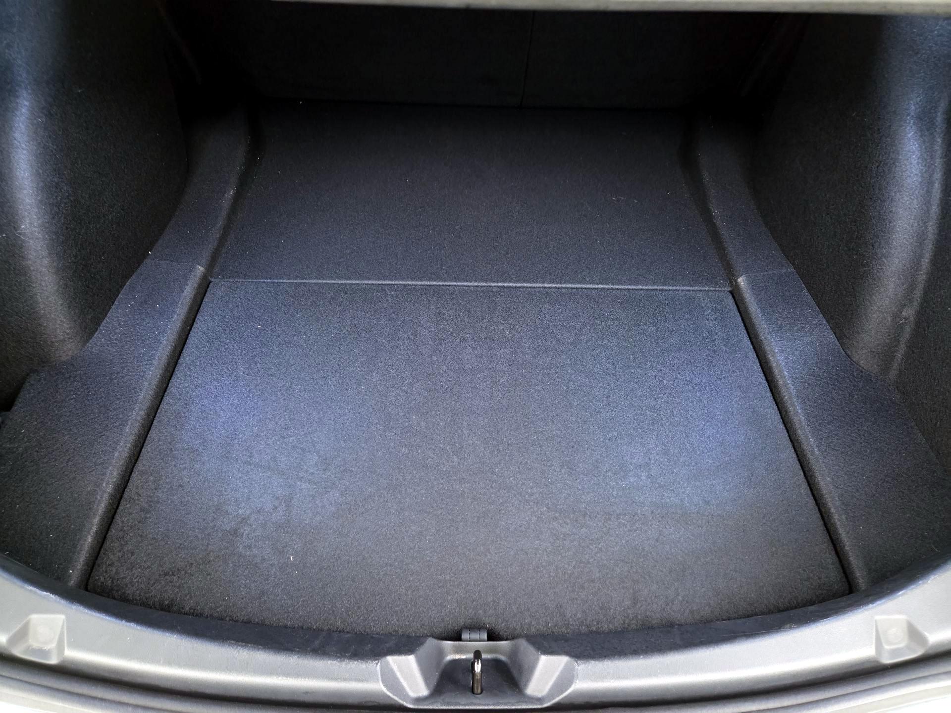 Thumbnail: 2023 Tesla Model 3 - 19