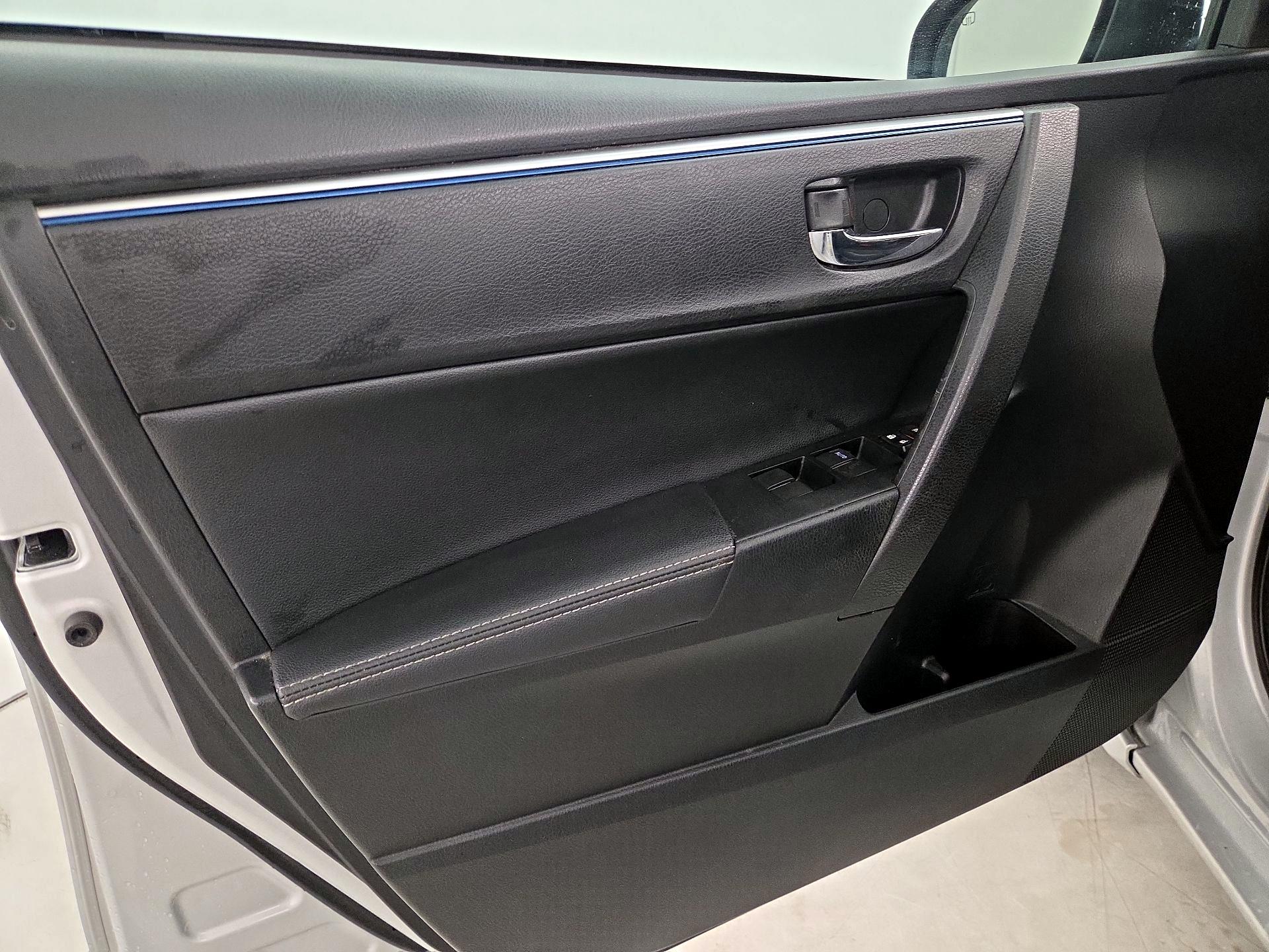Thumbnail: 2014 Toyota Corolla - 12