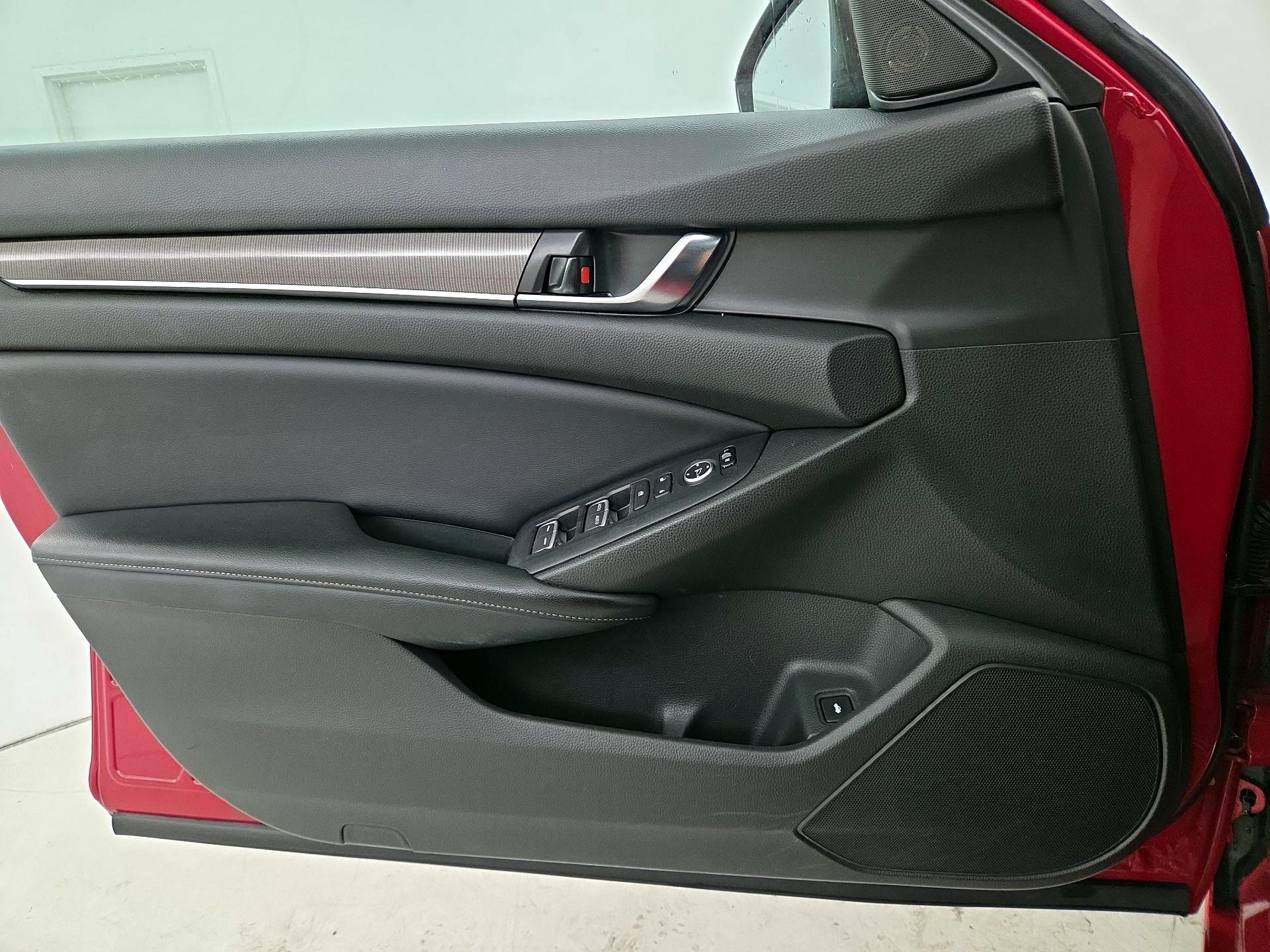 Thumbnail: 2018 Honda Accord - 12