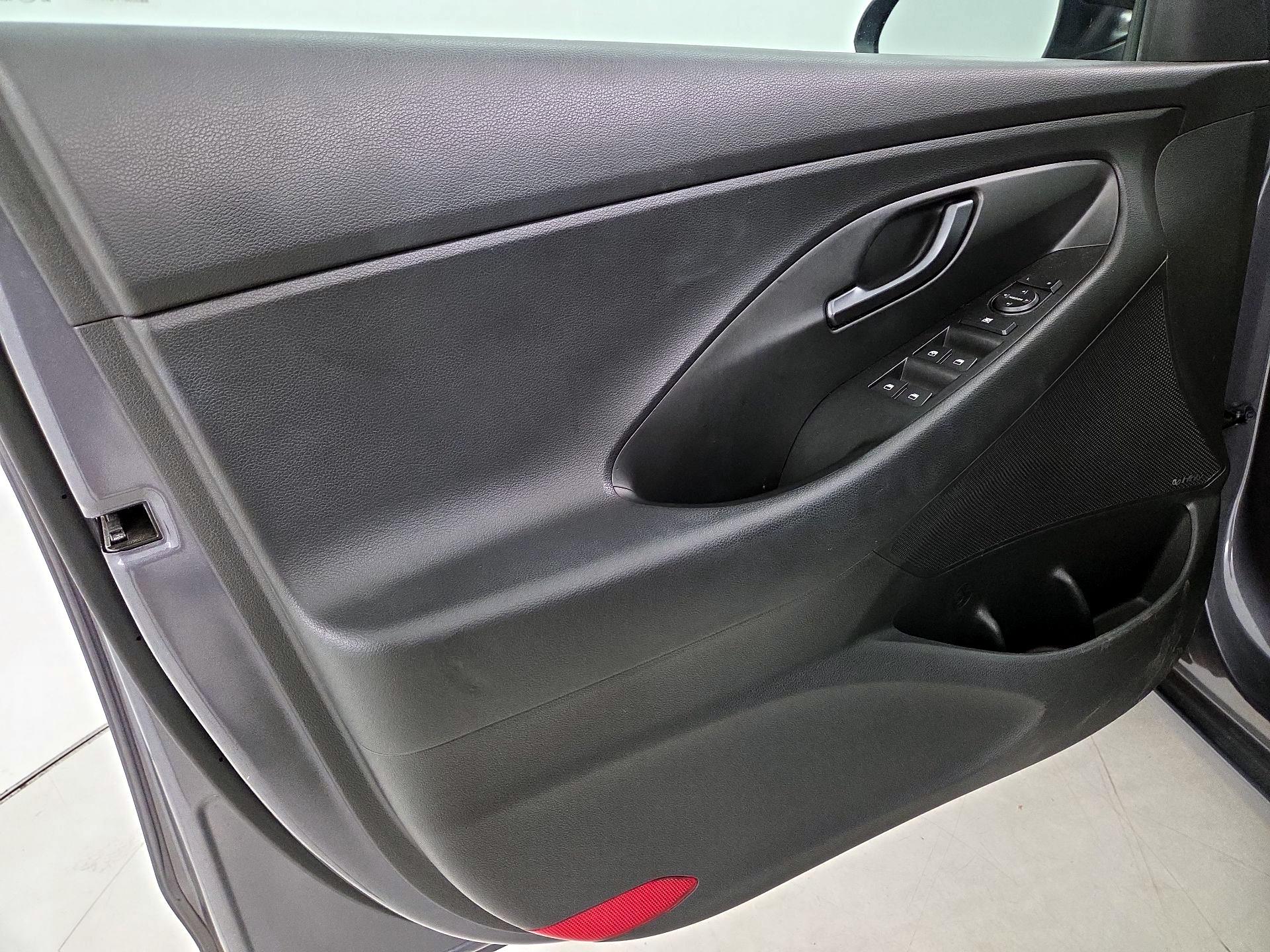 Thumbnail: 2019 Hyundai Elantra - 12