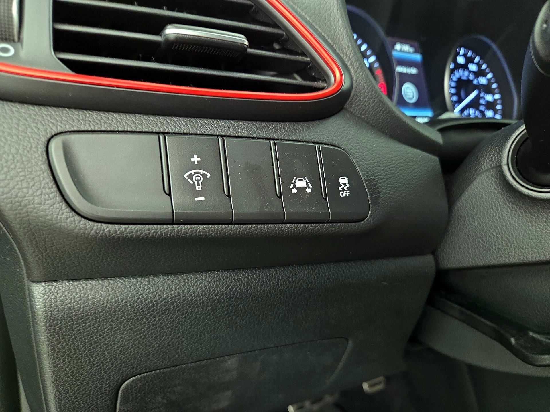 Thumbnail: 2019 Hyundai Elantra - 13