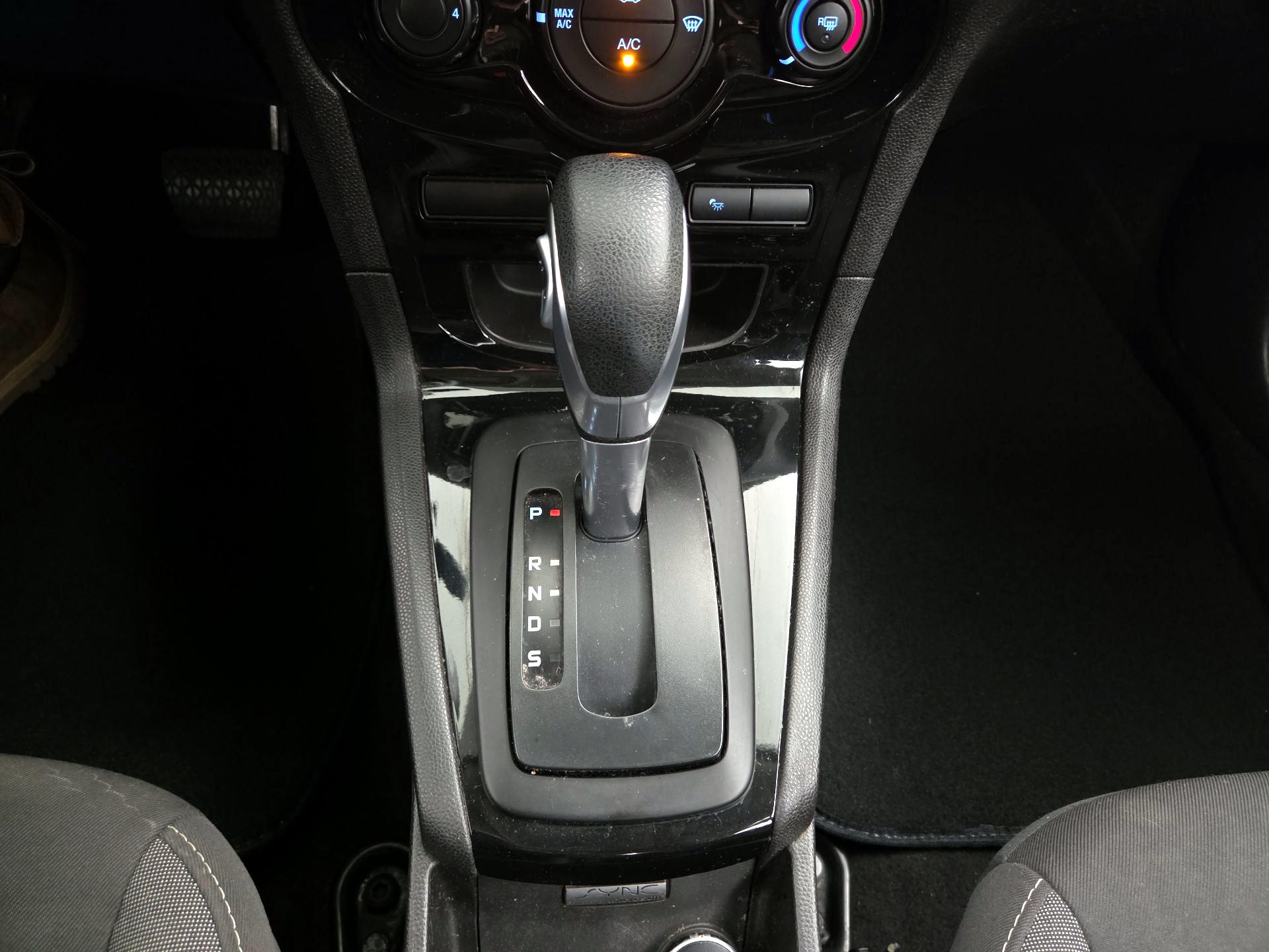 Thumbnail: 2014 Ford Fiesta - 16