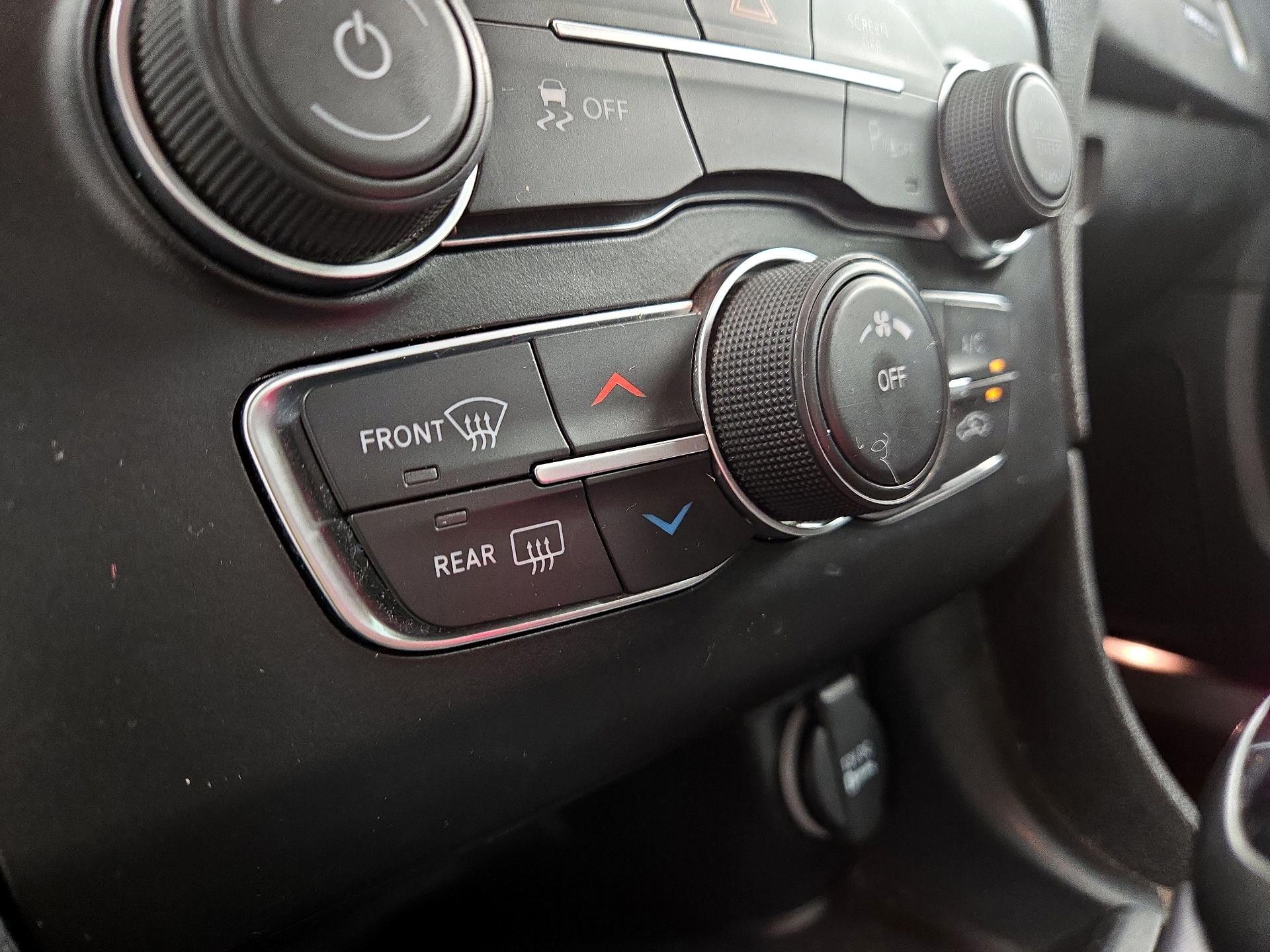 Thumbnail: 2022 Dodge Charger - 16