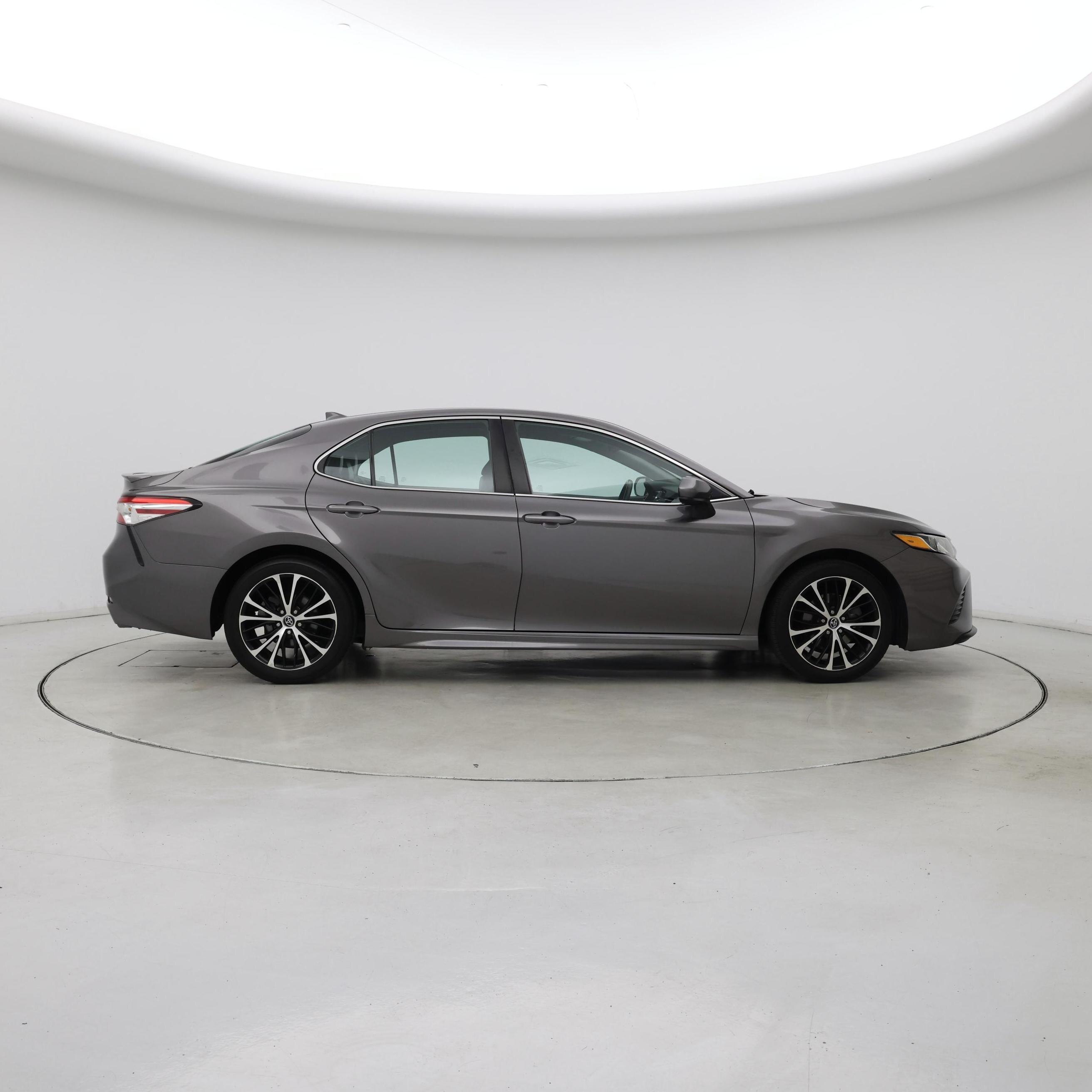 Thumbnail: 2020 Toyota Camry - 7