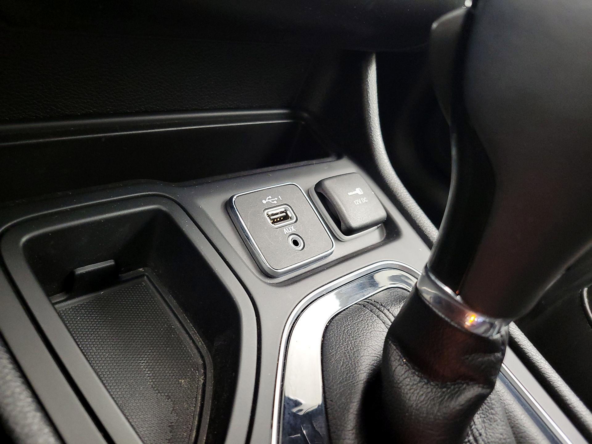 Thumbnail: 2020 Jeep Cherokee - 18