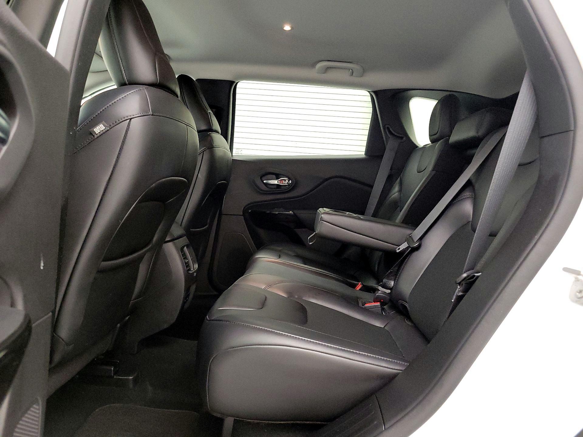 Thumbnail: 2020 Jeep Cherokee - 19