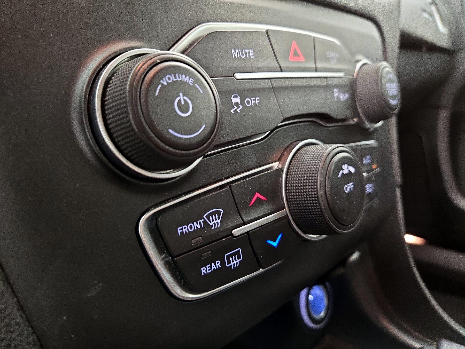 Thumbnail: 2022 Dodge Charger - 16