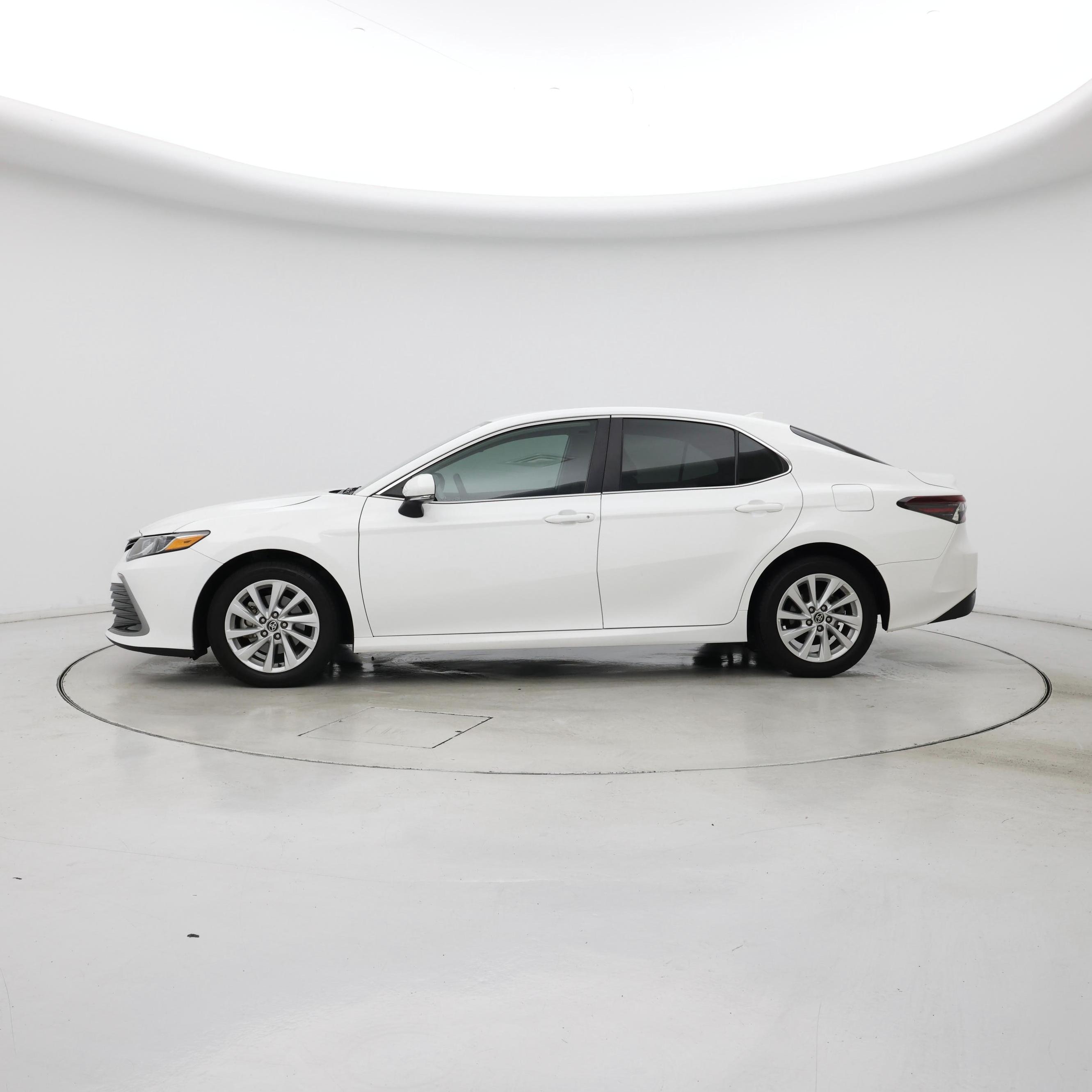 Thumbnail: 2022 Toyota Camry - 3