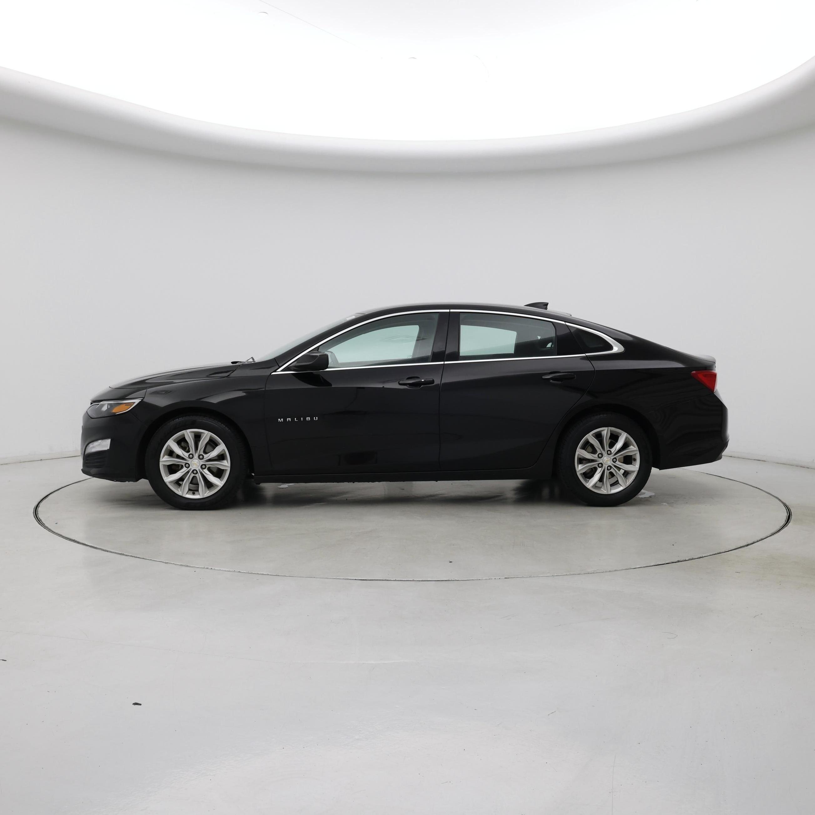 Thumbnail: 2023 Chevrolet Malibu - 3
