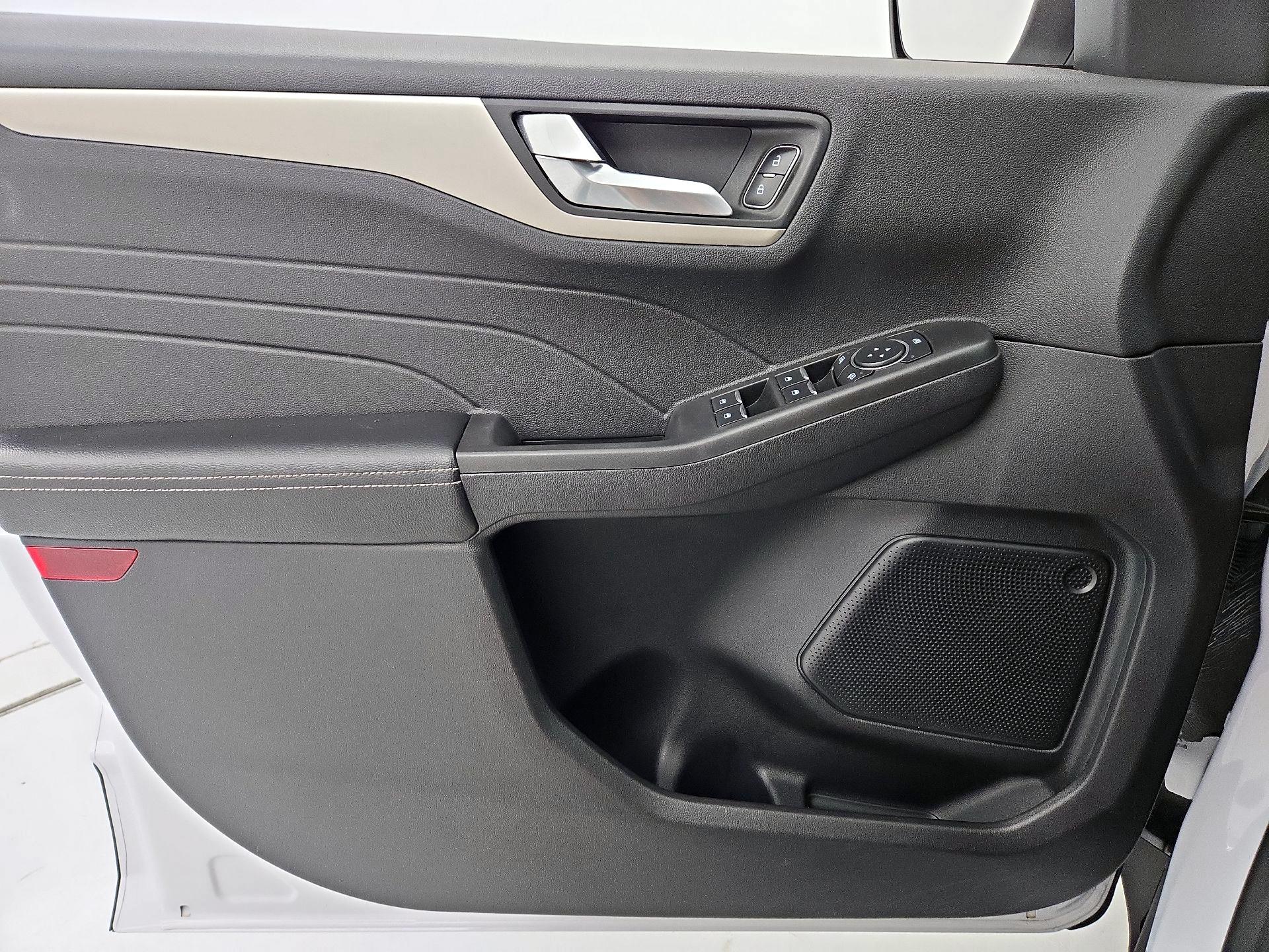 Thumbnail: 2021 Ford Escape - 12