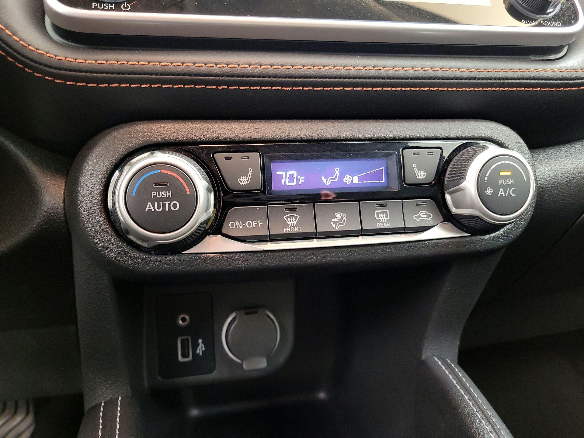 Thumbnail: 2020 Nissan Kicks - 16