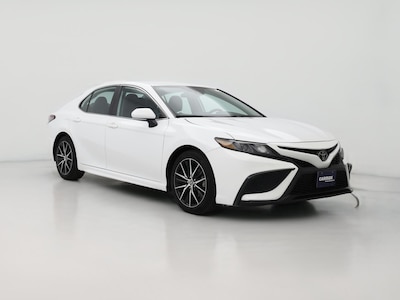 White 2023 Toyota Camry SE
