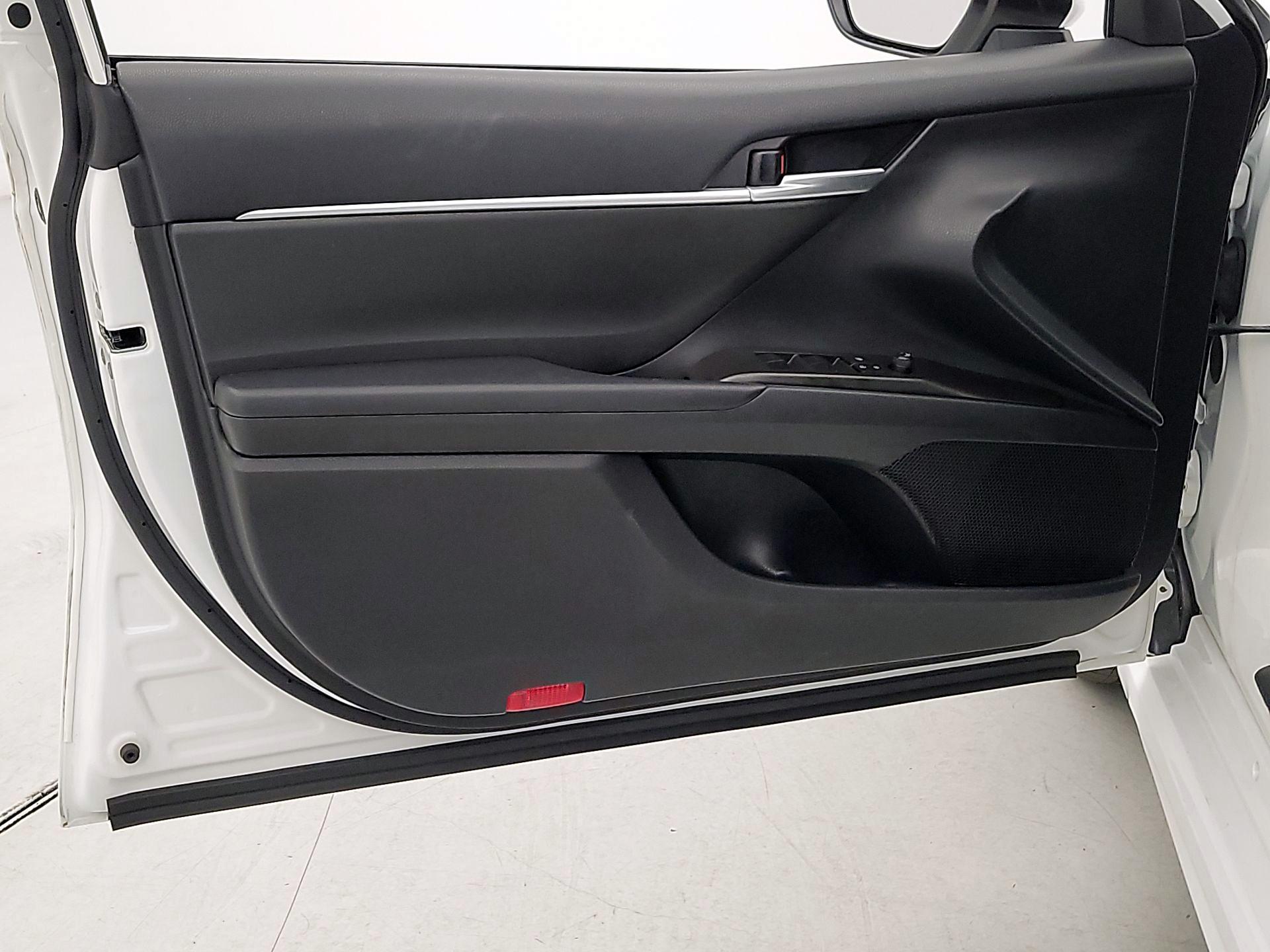 Thumbnail: 2023 Toyota Camry - 12