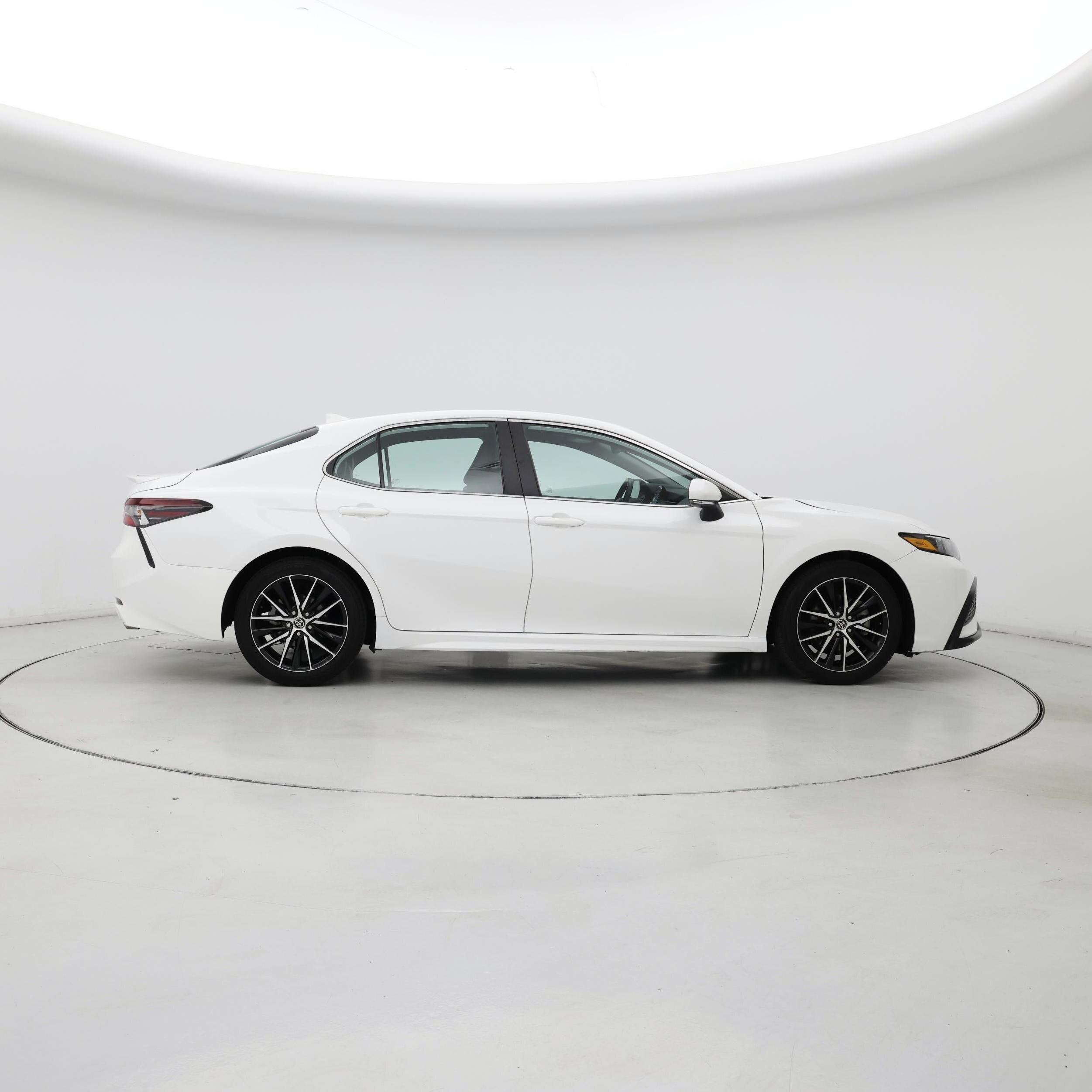 Thumbnail: 2023 Toyota Camry - 7