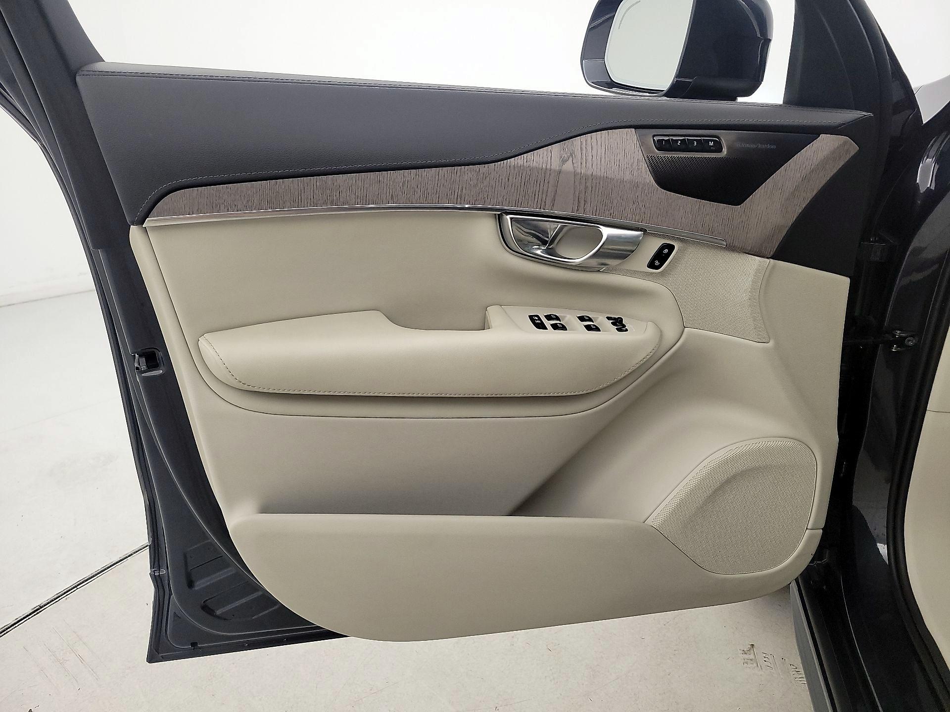 Thumbnail: 2022 Volvo XC90 - 12