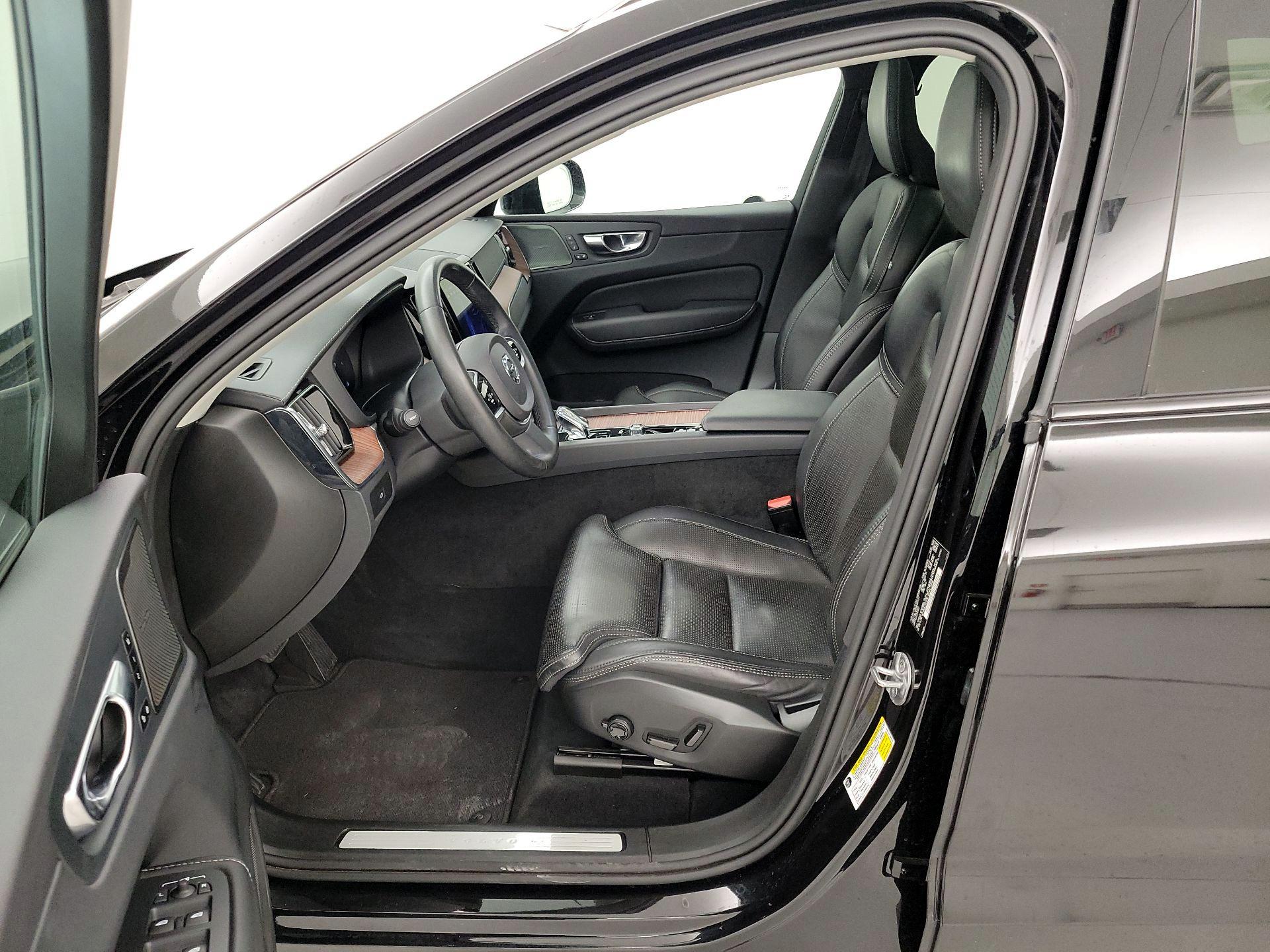 Thumbnail: 2023 Volvo XC60 - 11