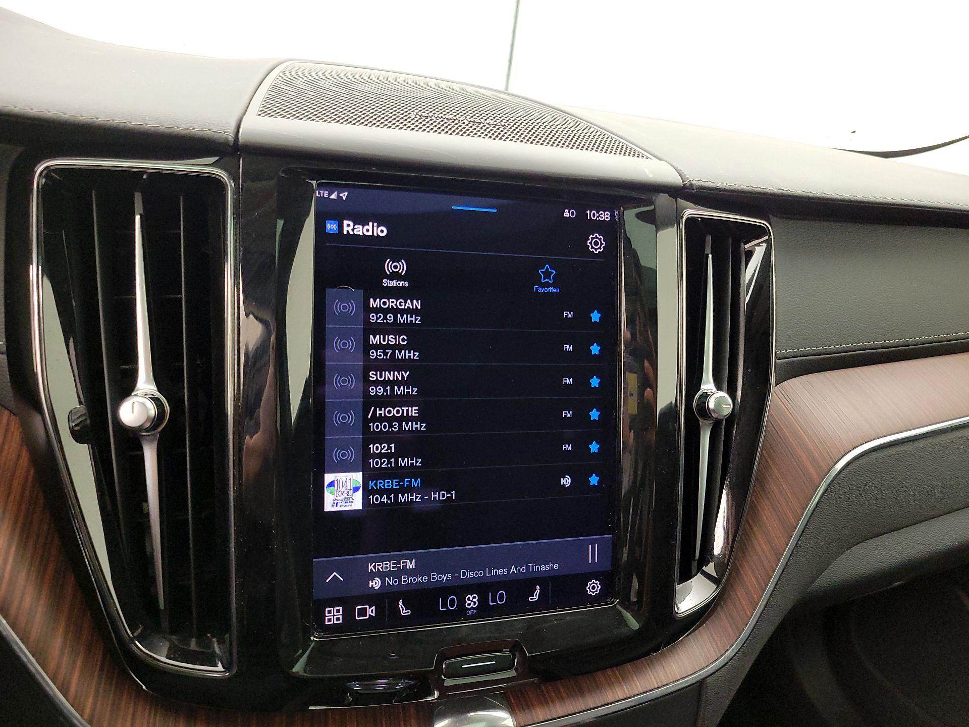 Thumbnail: 2023 Volvo XC60 - 16