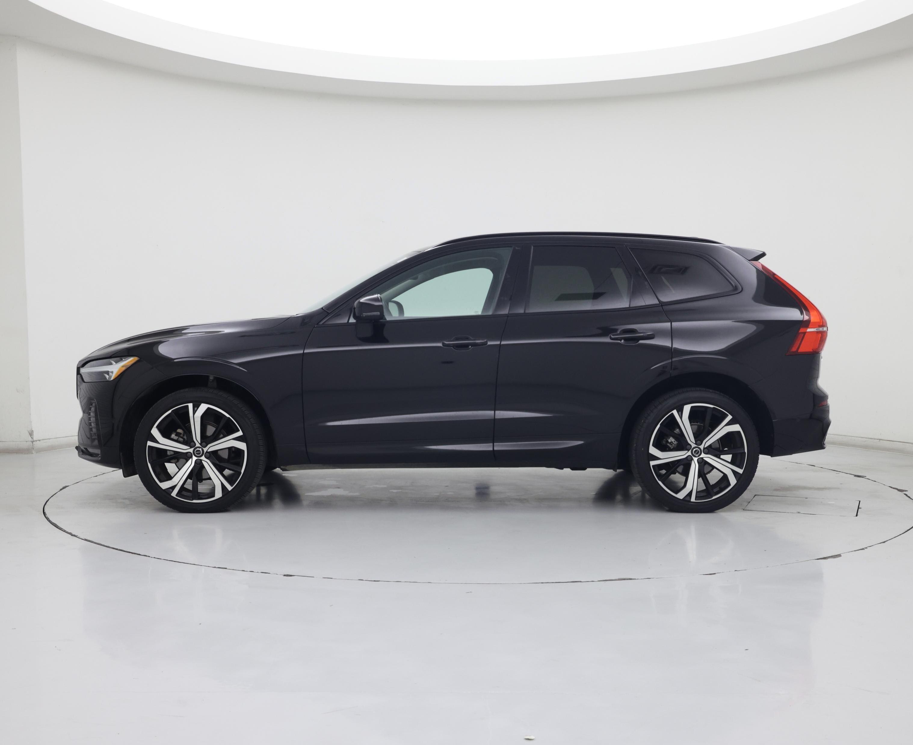 Thumbnail: 2023 Volvo XC60 - 3