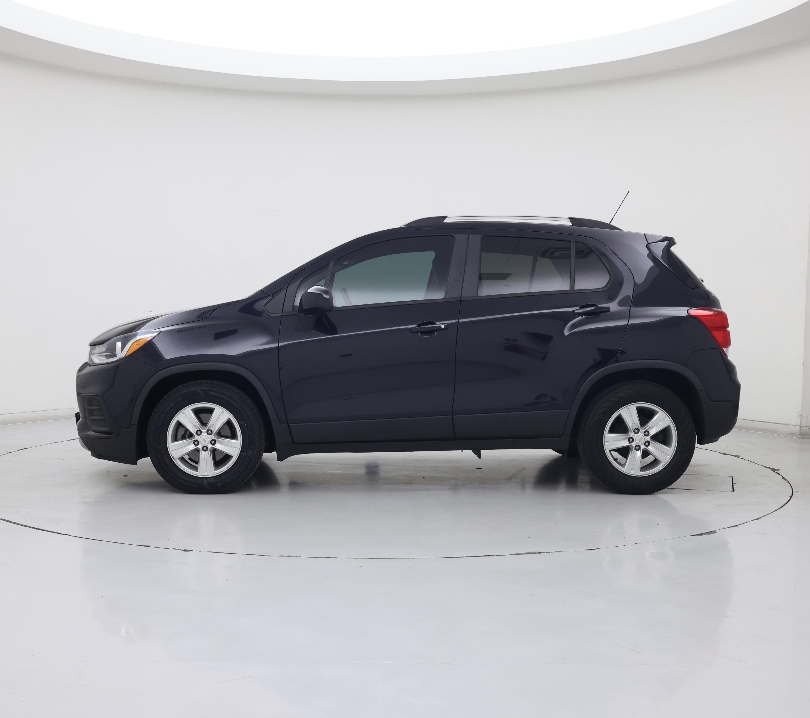 Thumbnail: 2021 Chevrolet Trax - 3